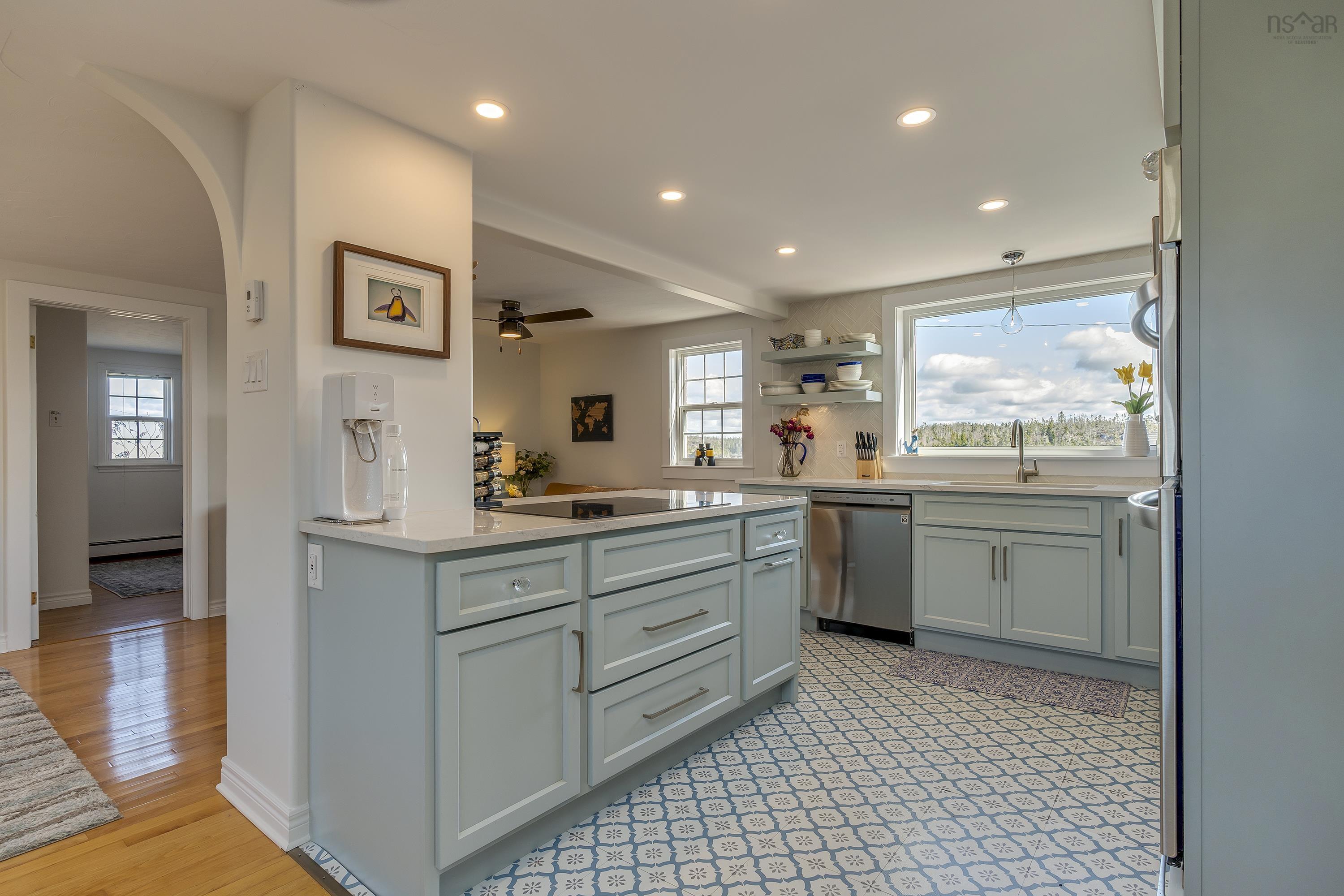 7064 Prospect Road photo #12