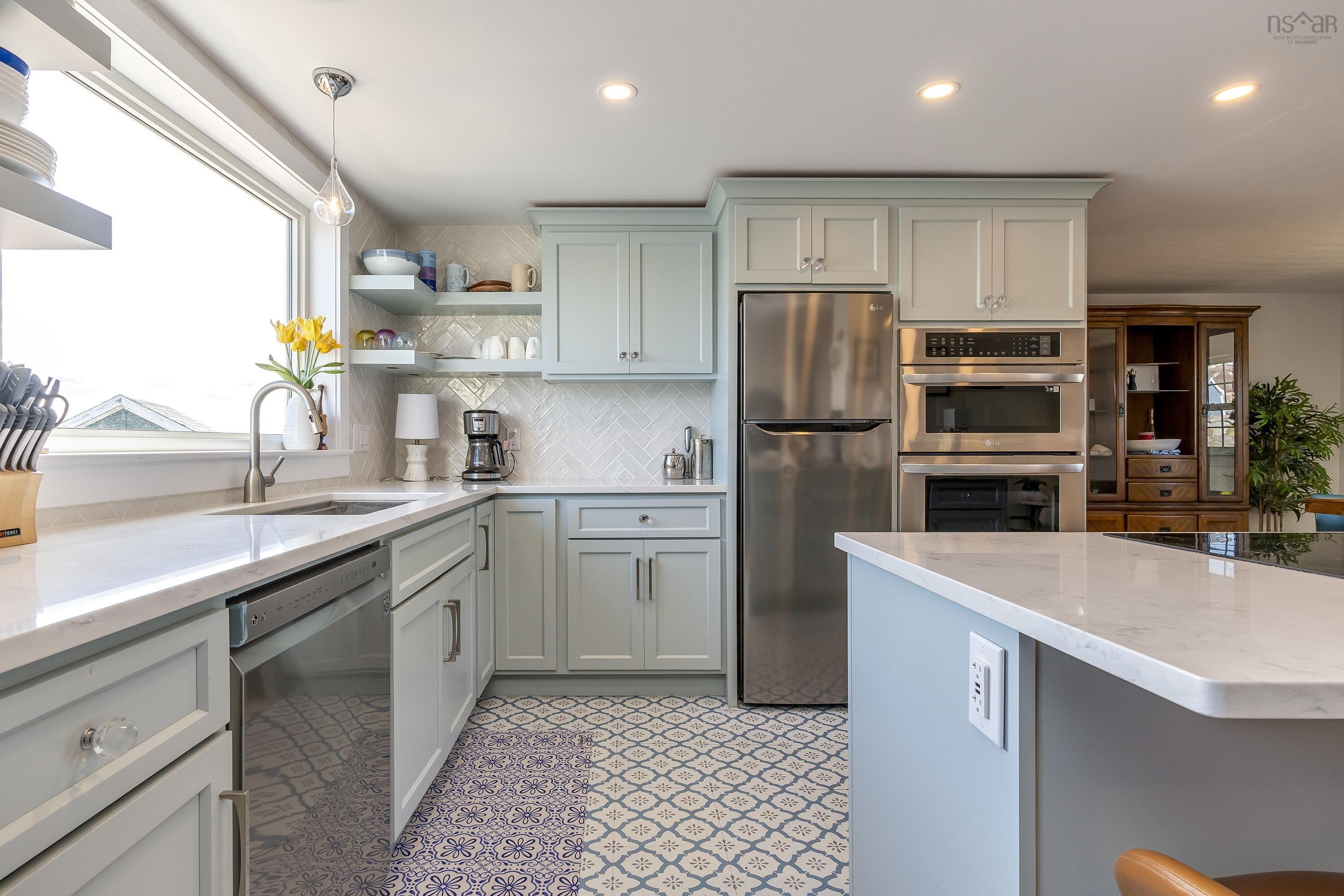 7064 Prospect Road photo #14