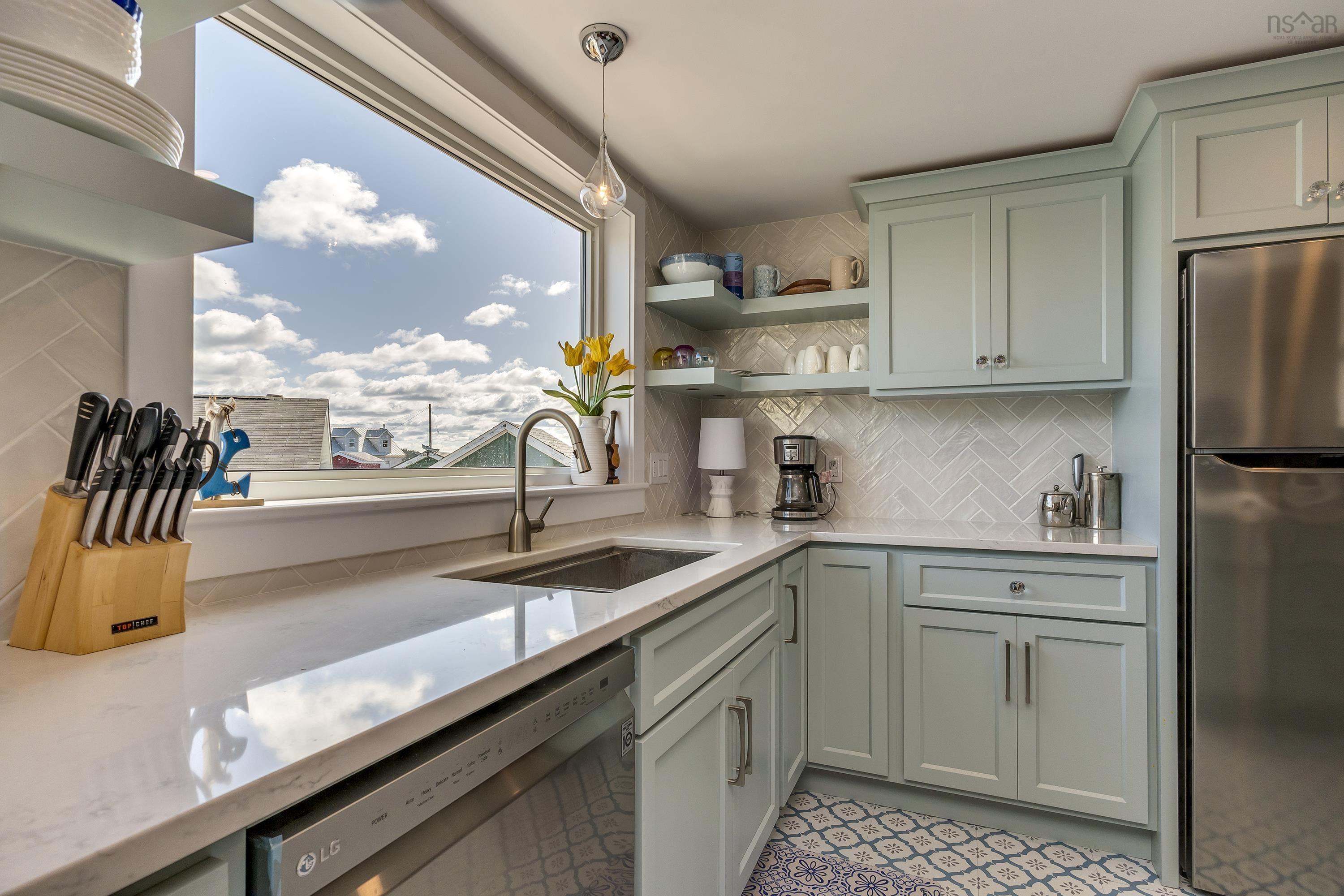 7064 Prospect Road photo #16