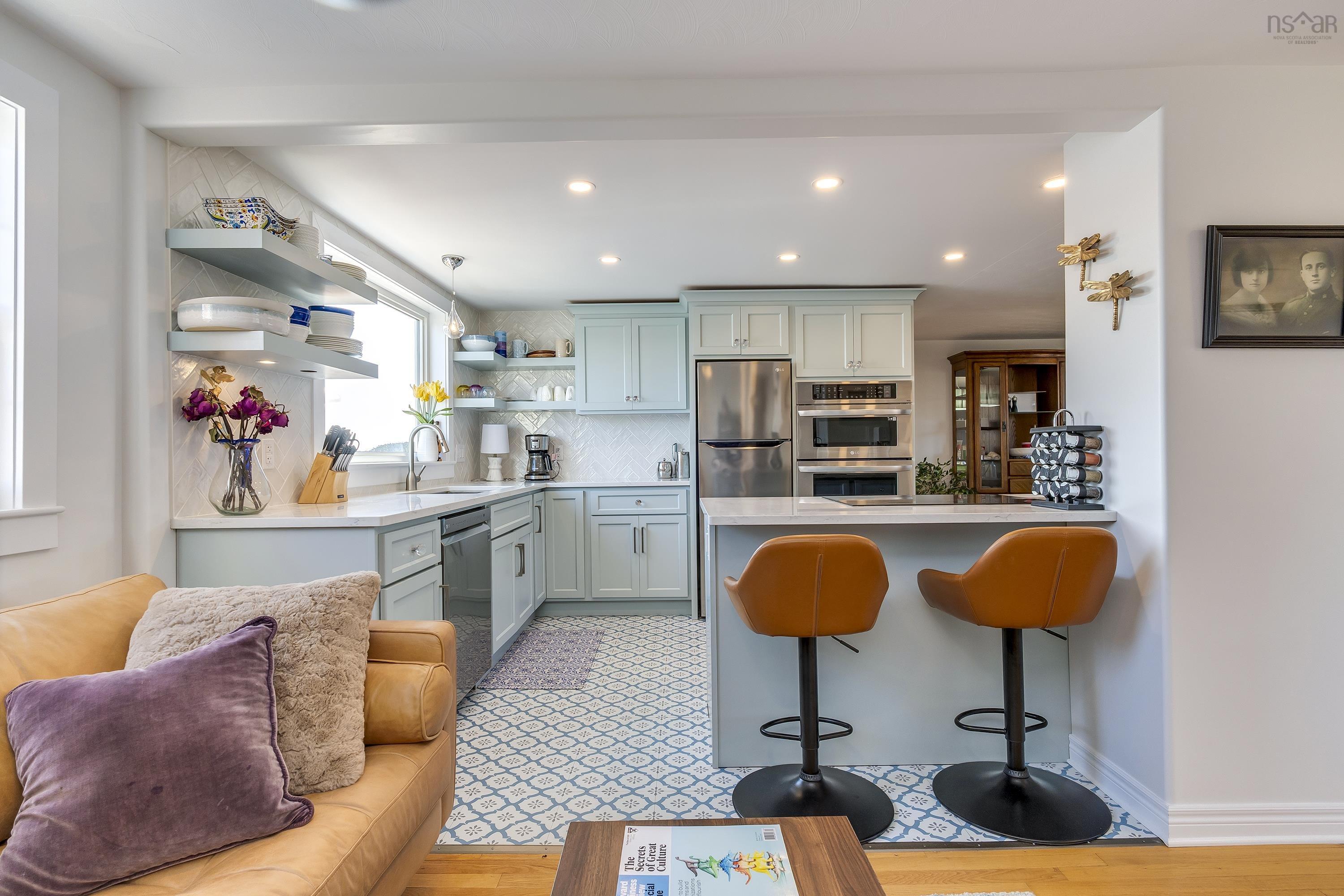 7064 Prospect Road photo #18