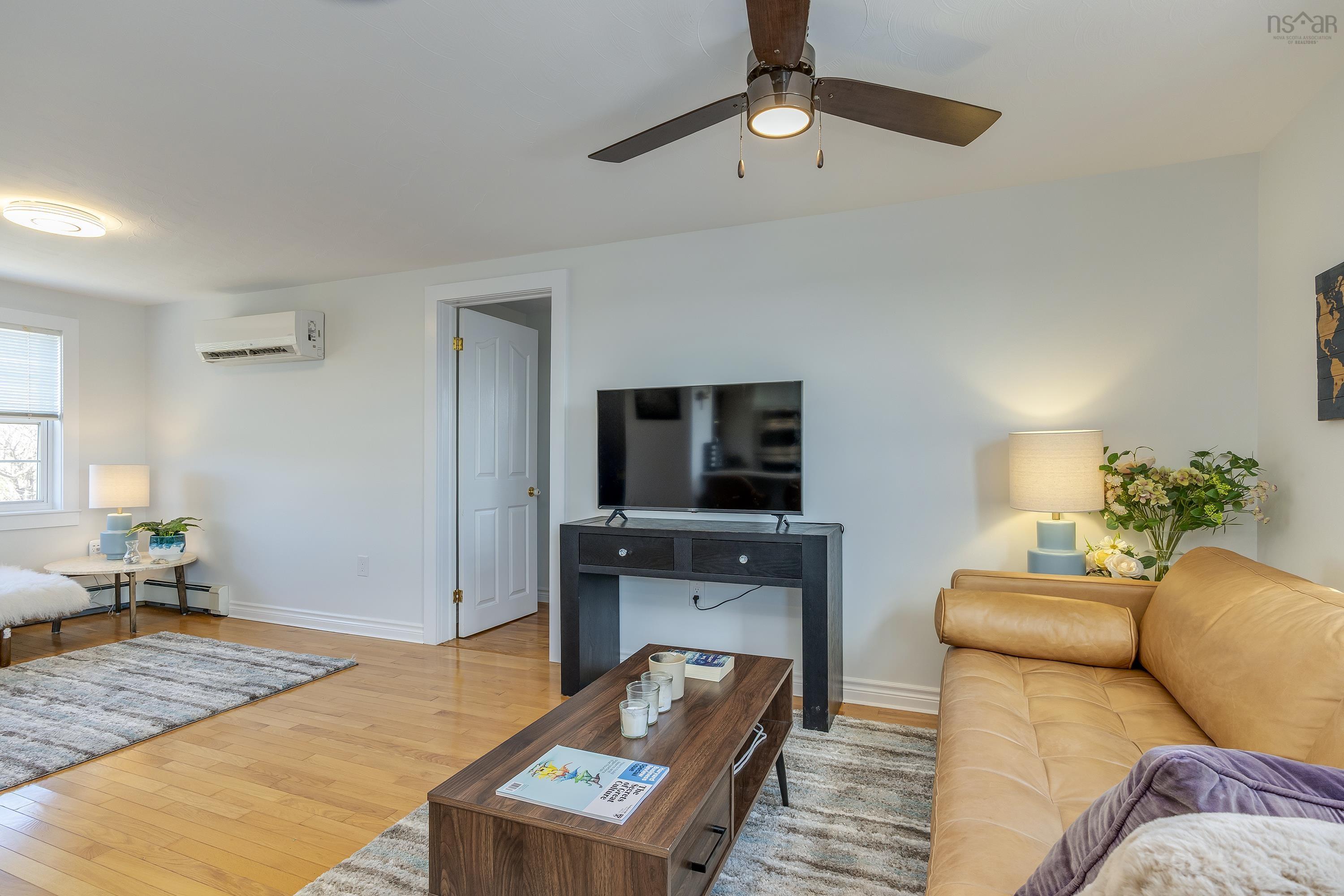 7064 Prospect Road photo #25