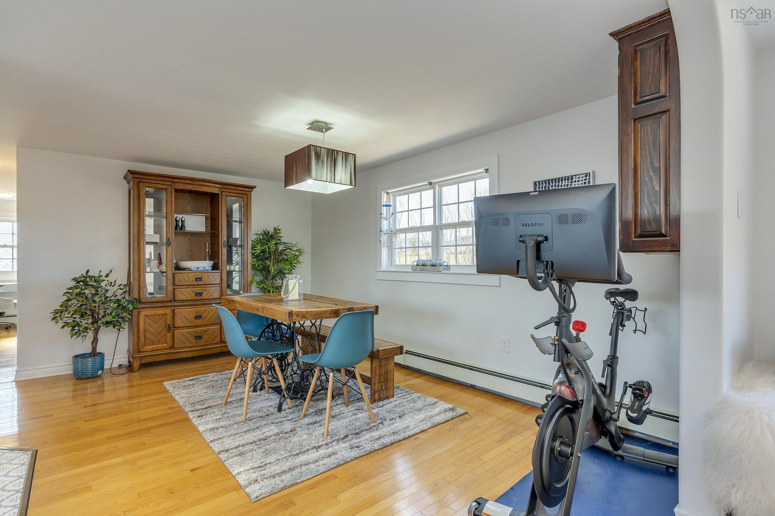 7064 Prospect Road photo #26