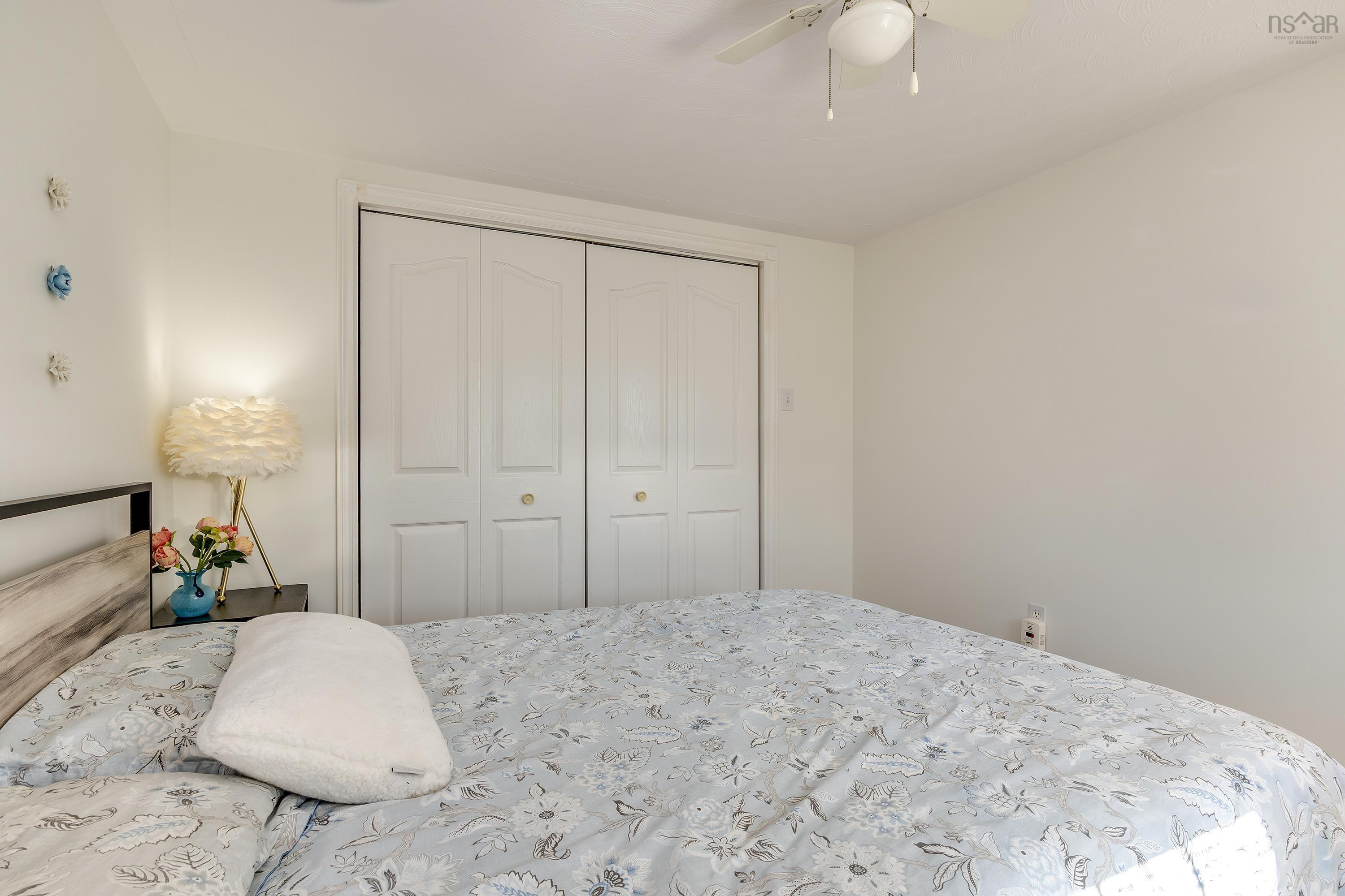 7064 Prospect Road photo #29
