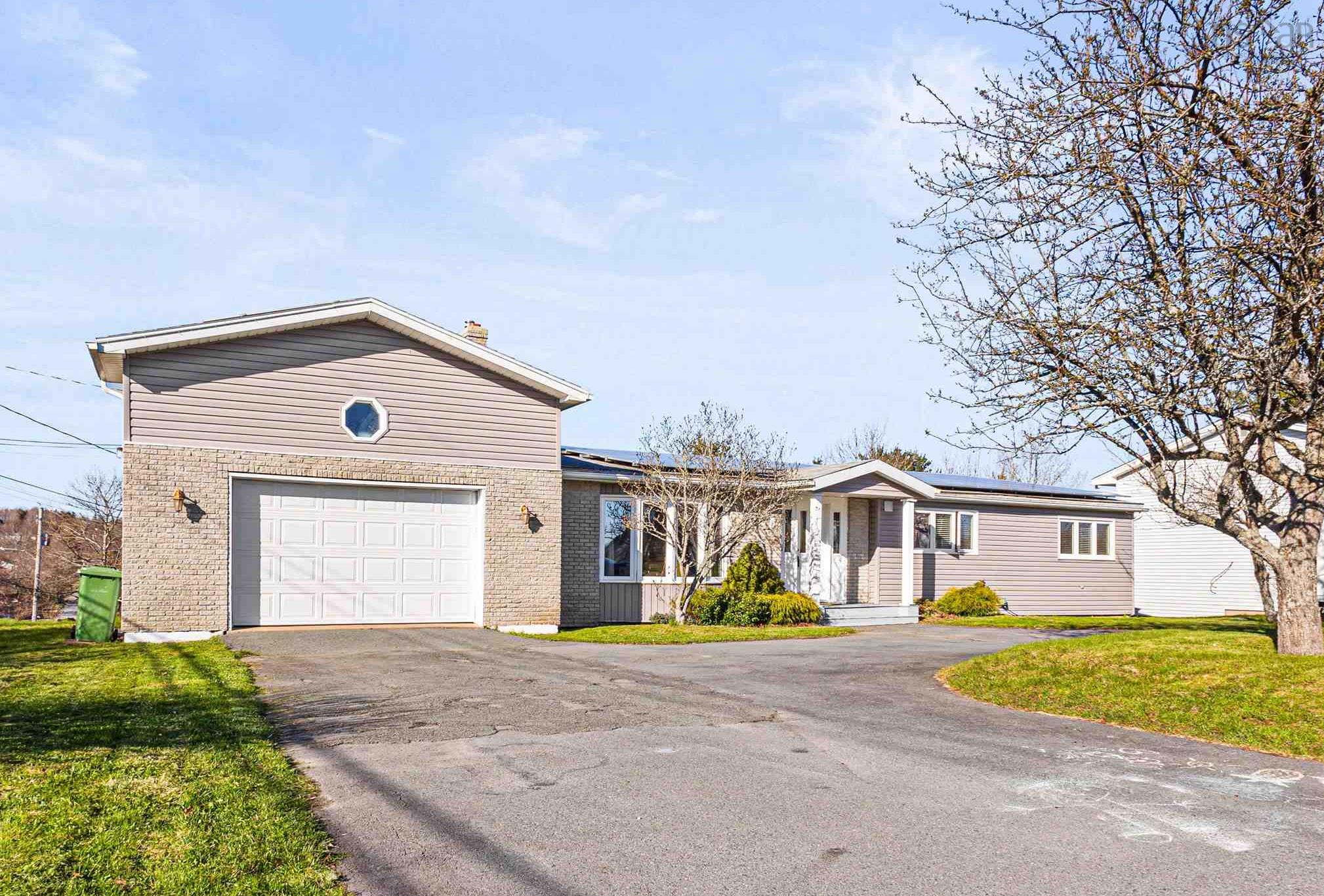 6 HILLSIDE CRT, LOWER SACKVILLE, NS Photo 1