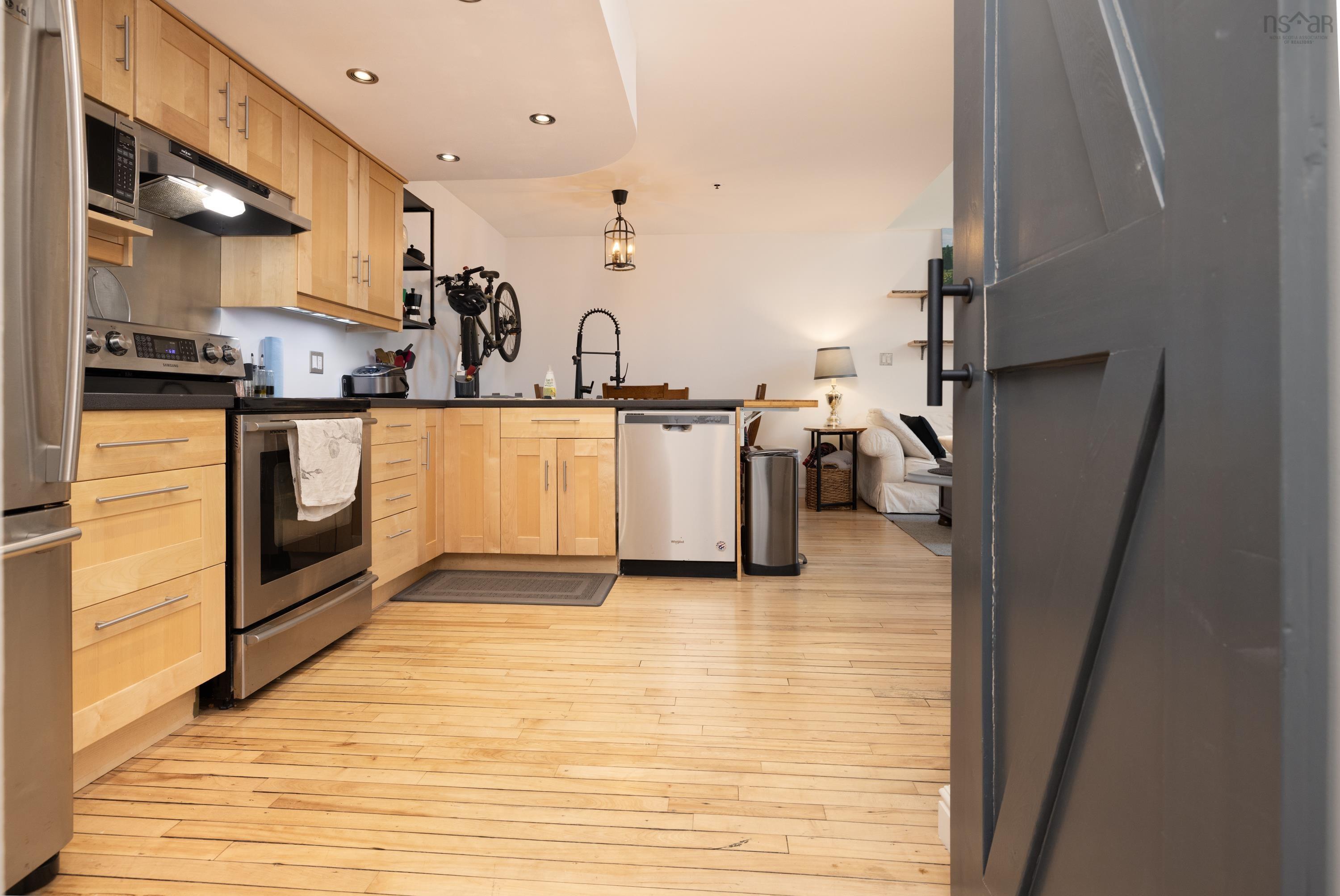 3 2128 Brunswick Street photo #11
