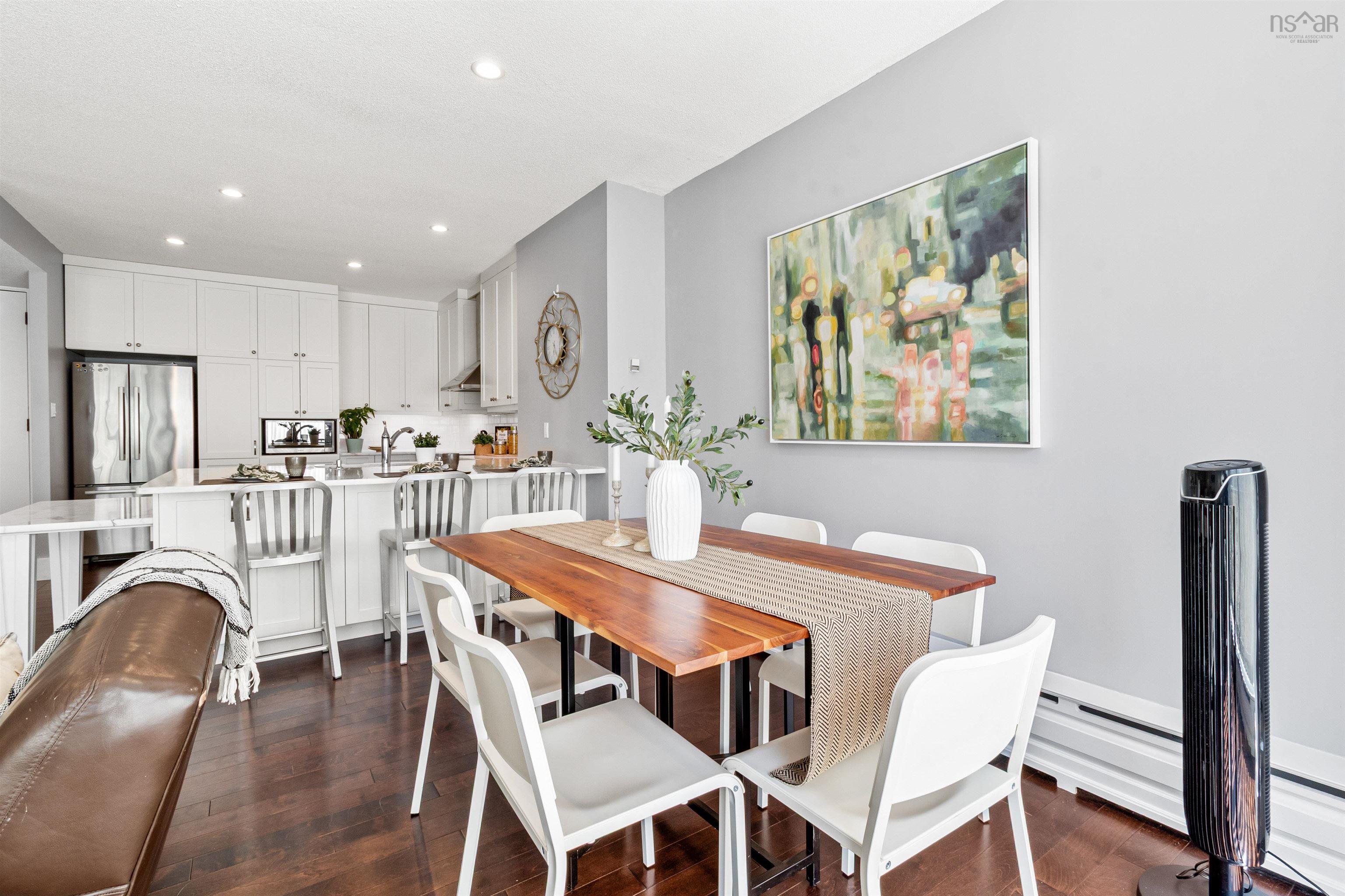 106 6095 Coburg Road photo #12