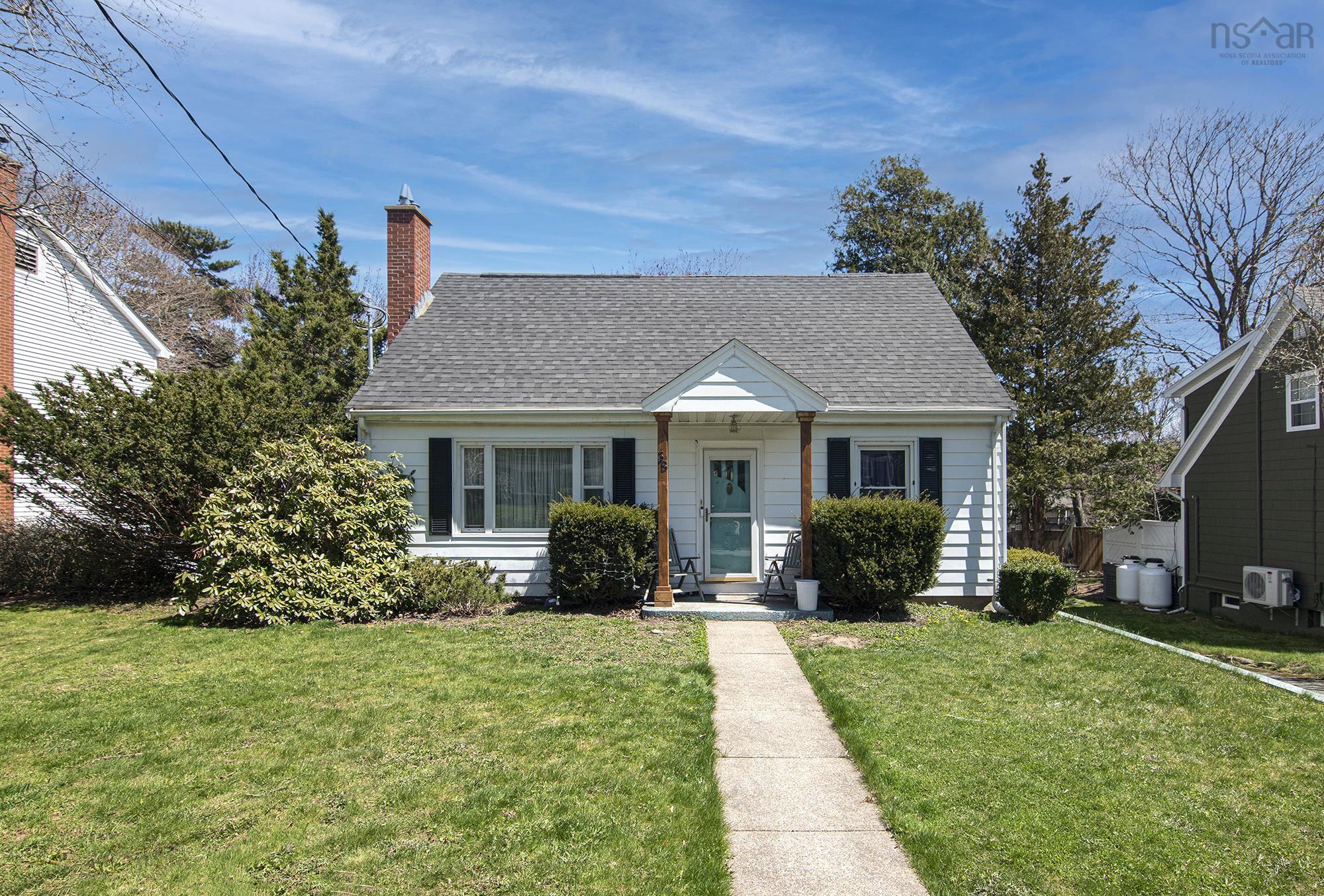 38 Walton Drive photo #2