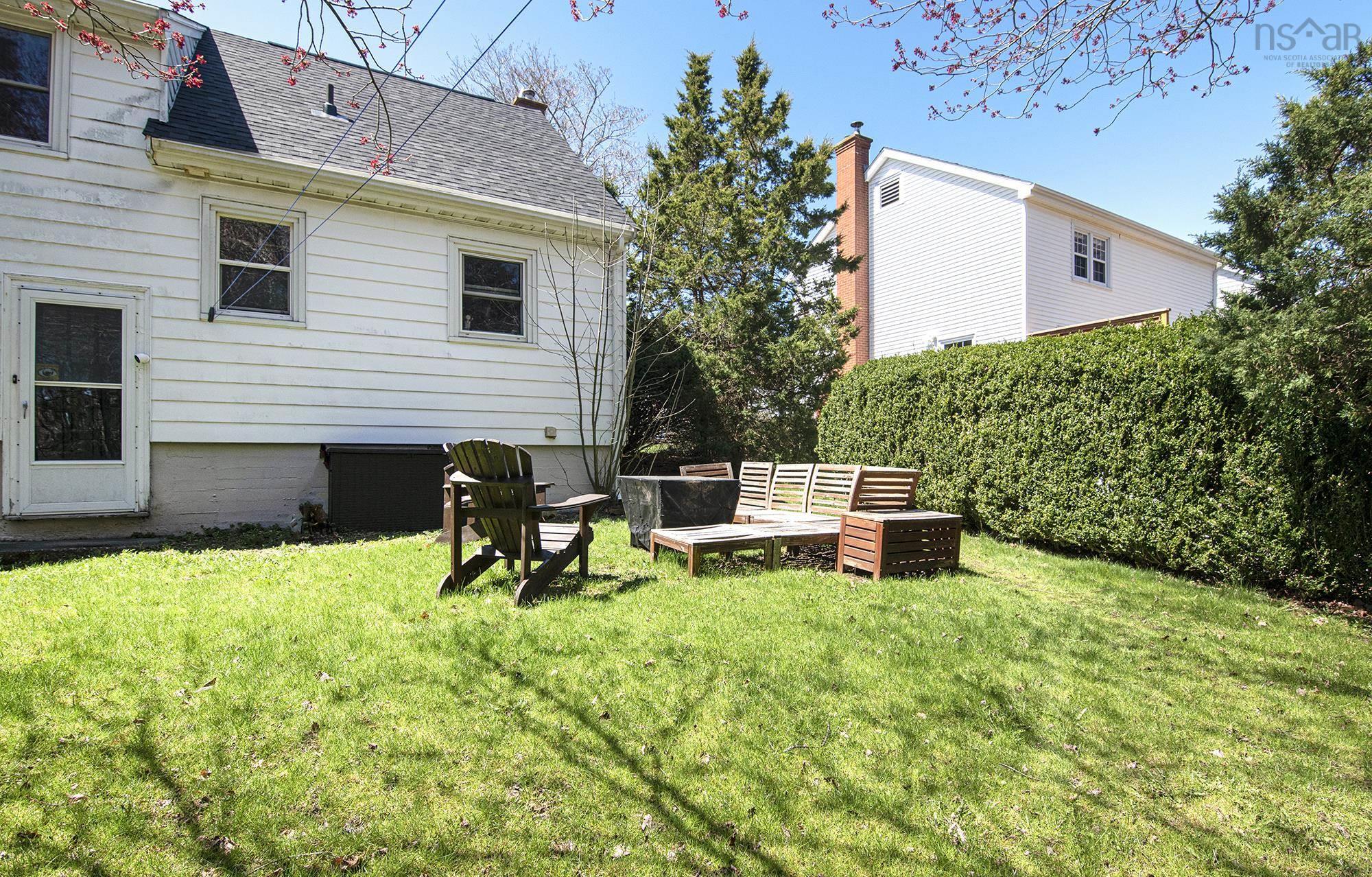 38 Walton Drive photo #18
