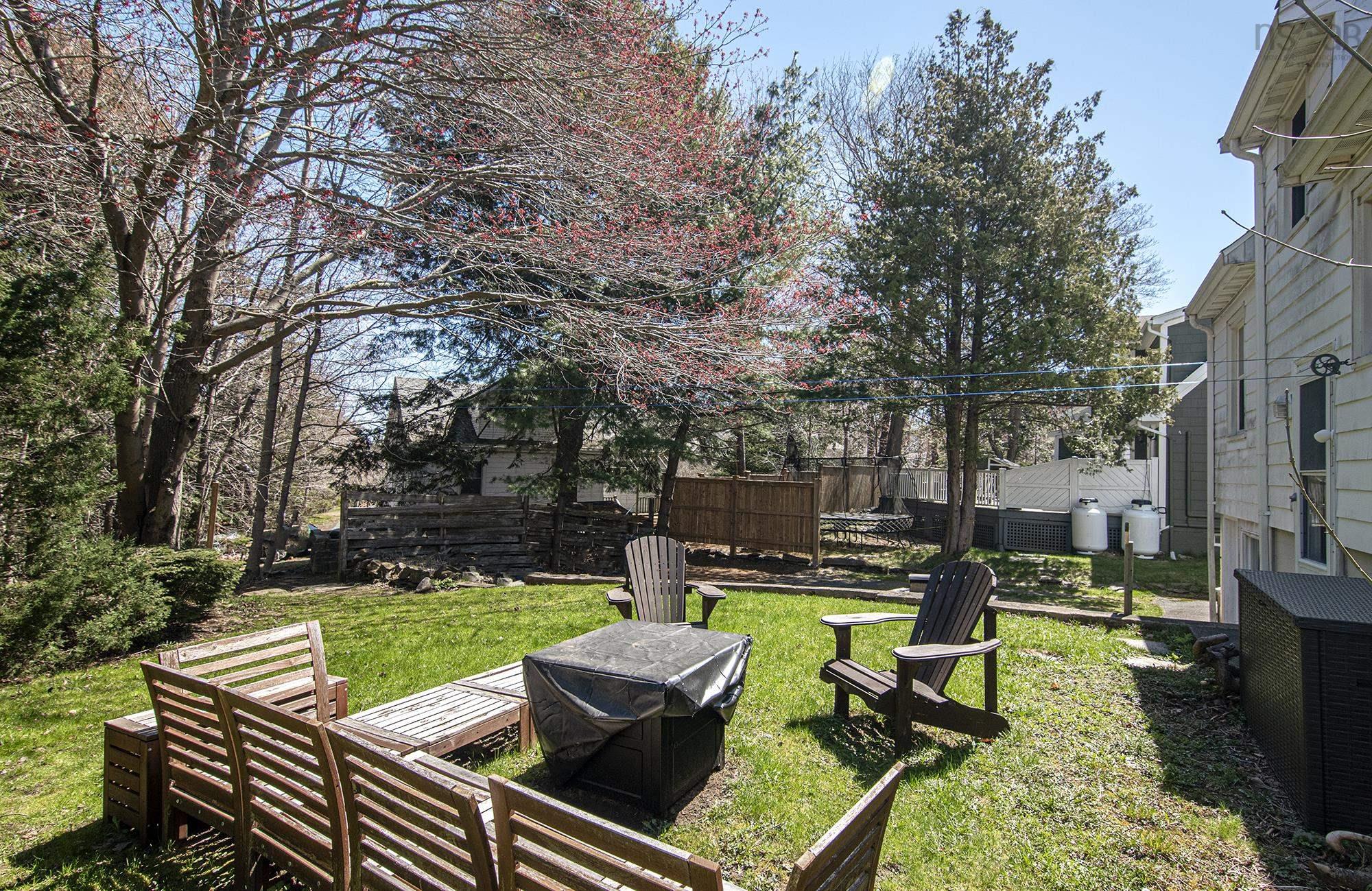 38 Walton Drive photo #19