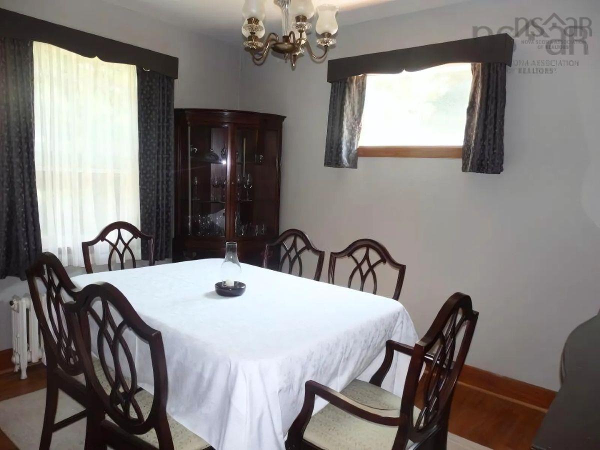 38 Walton Drive photo #9