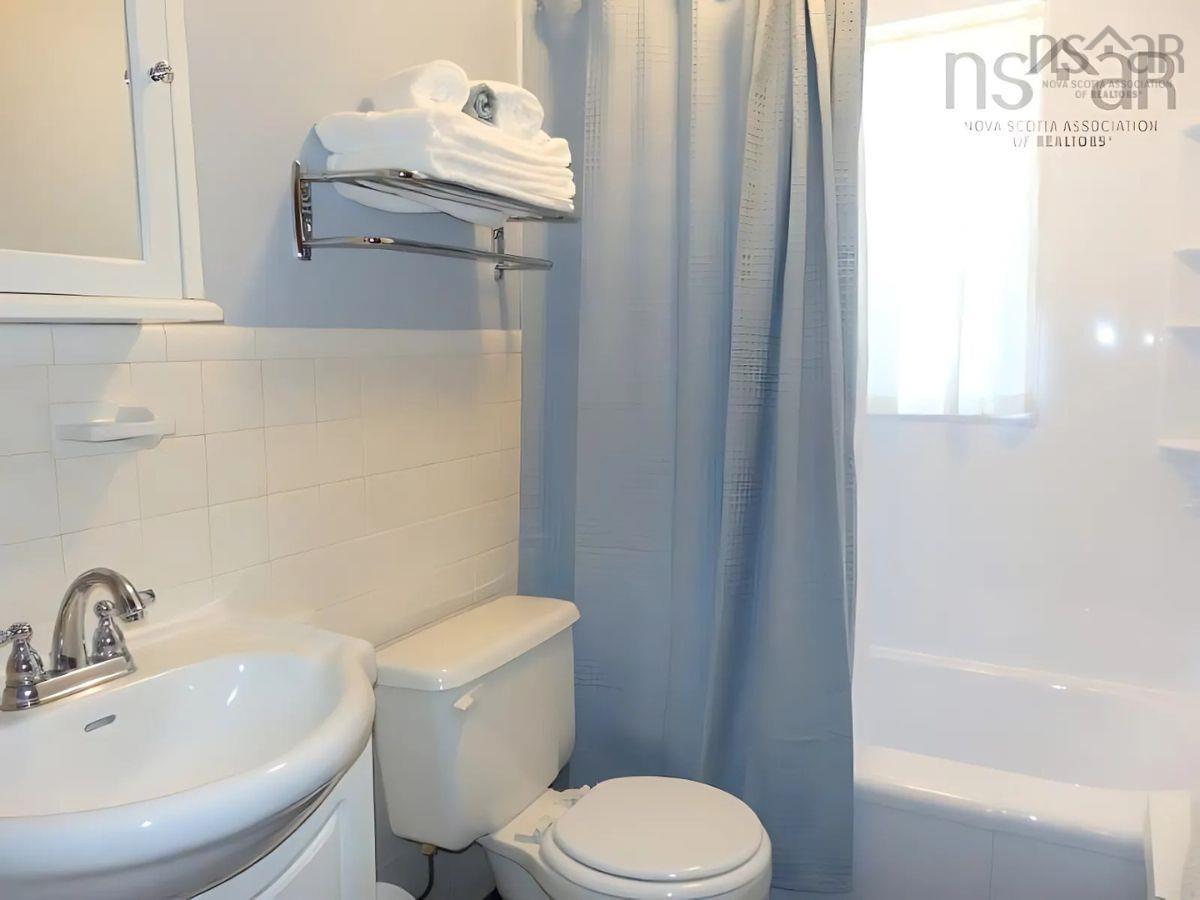 38 Walton Drive photo #10