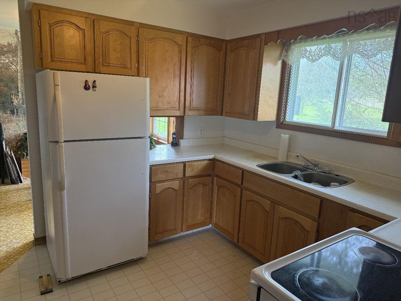 703 336 Highway photo #13