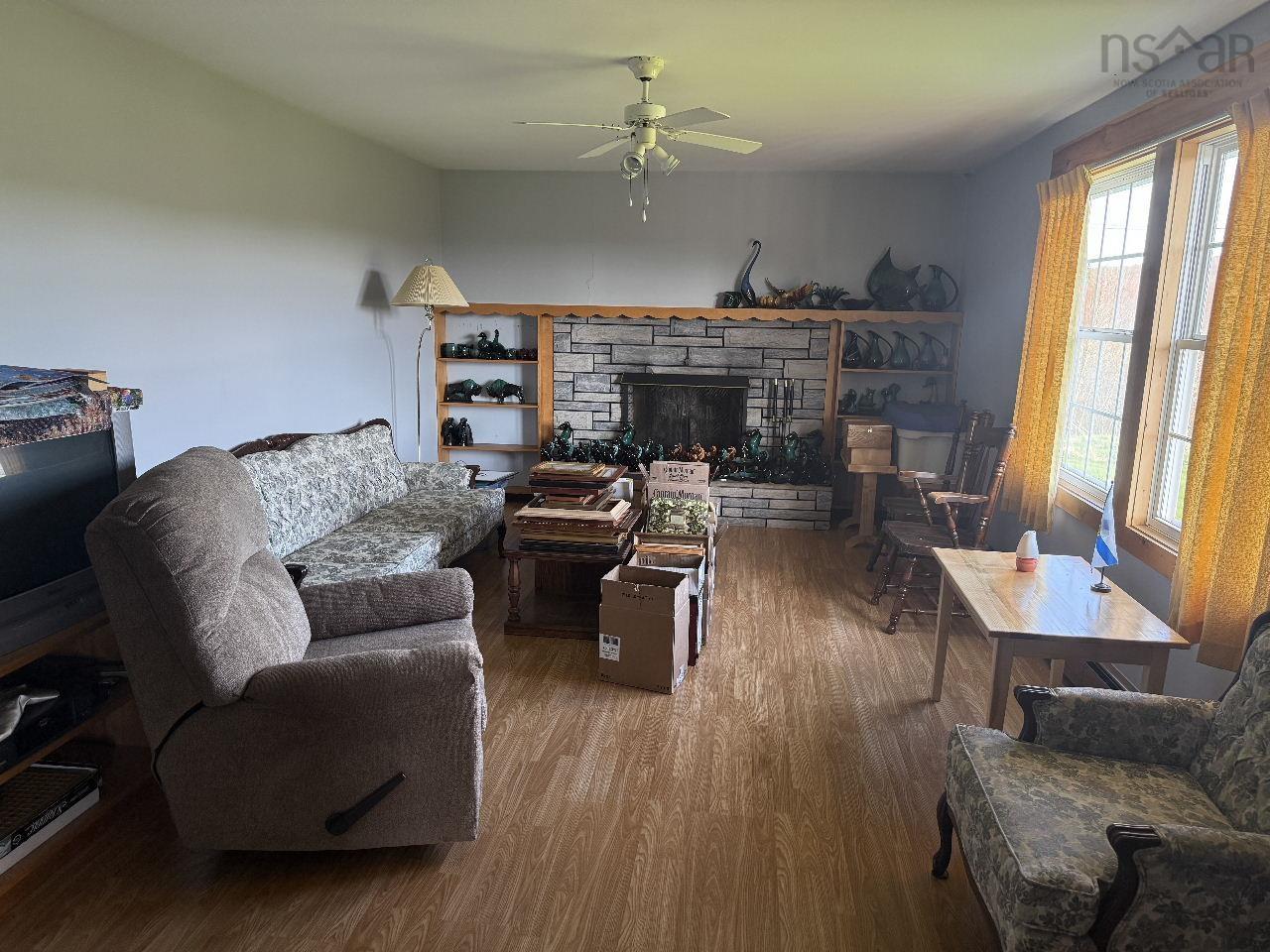 703 336 Highway photo #18