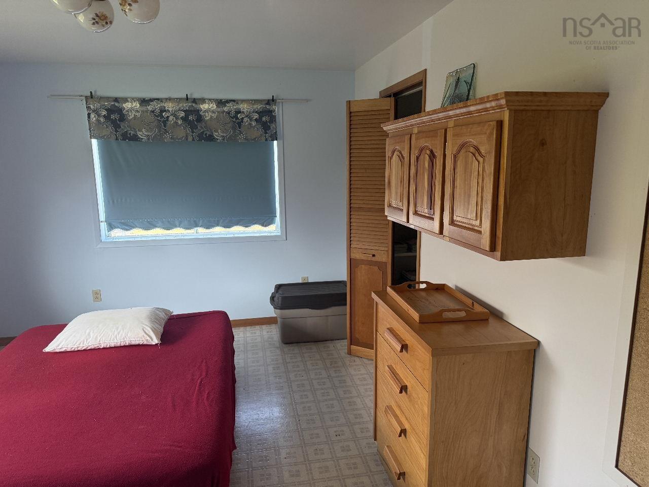 703 336 Highway photo #27