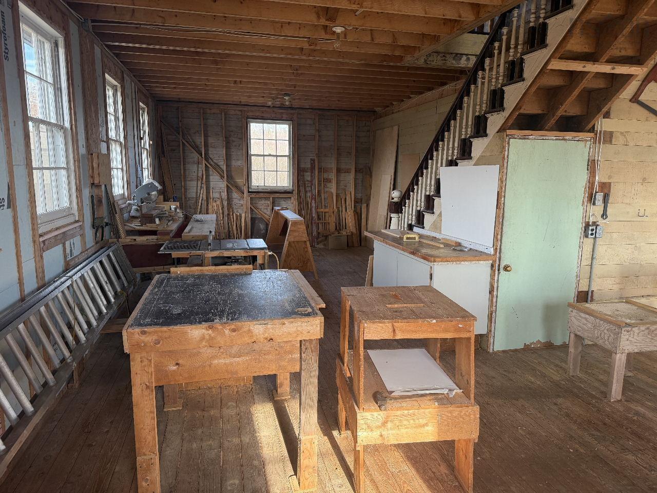 703 336 Highway photo #30