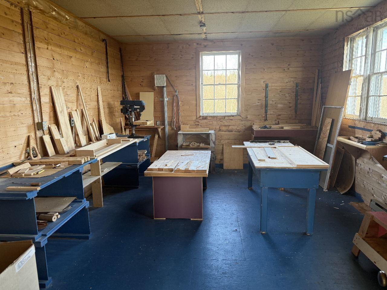 703 336 Highway photo #33