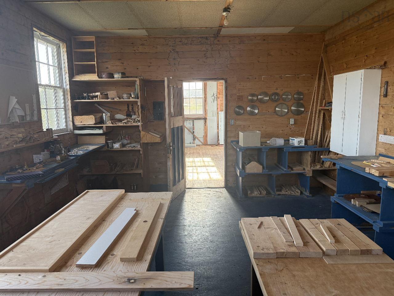 703 336 Highway photo #34