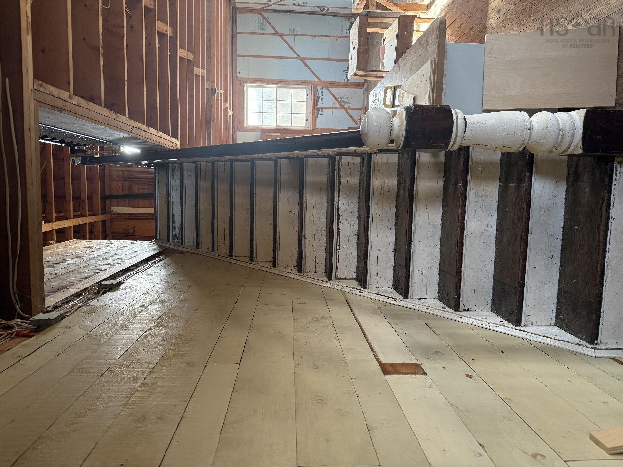 703 336 Highway photo #36