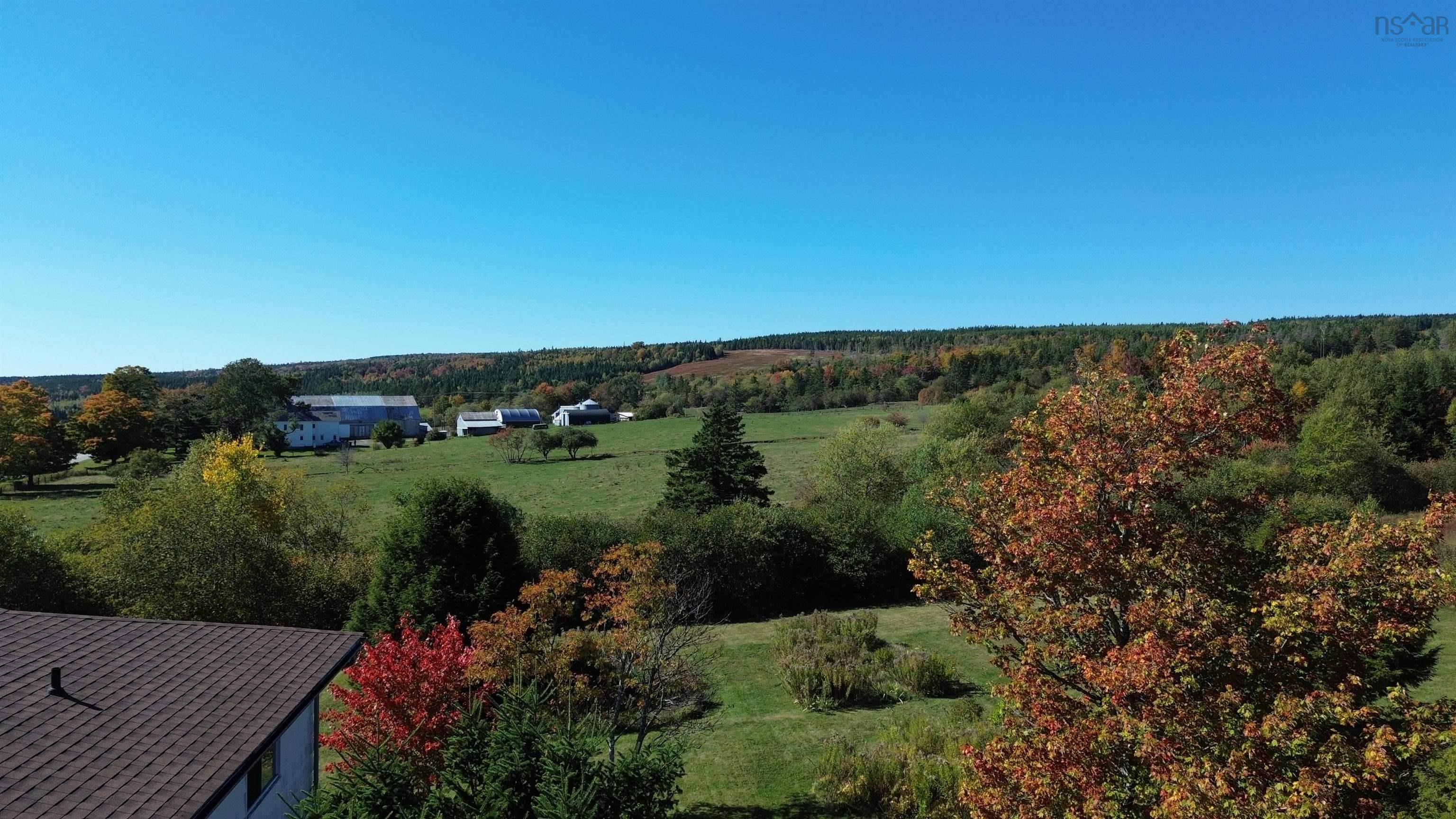 703 336 Highway photo #40