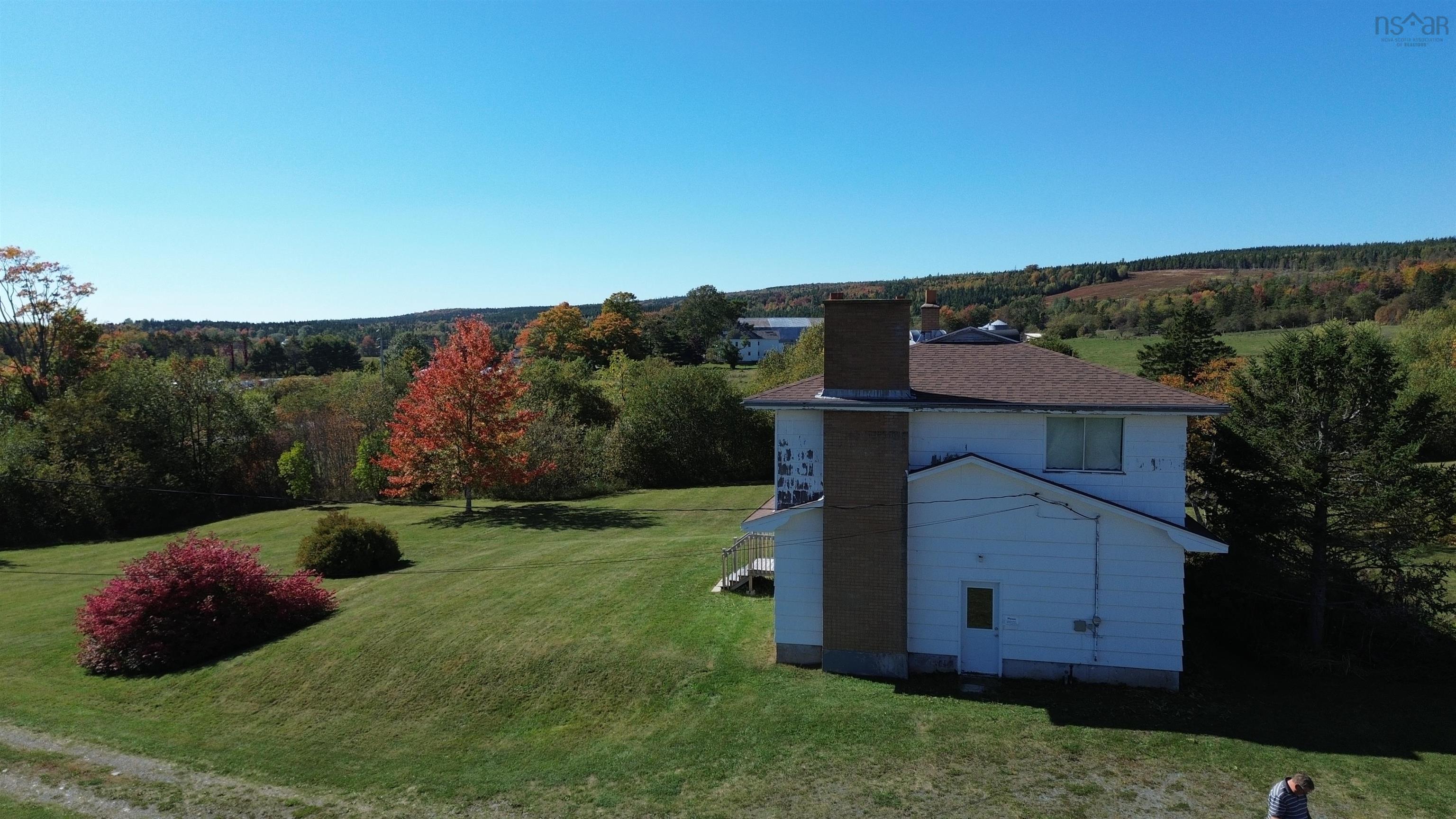 703 336 Highway photo #48