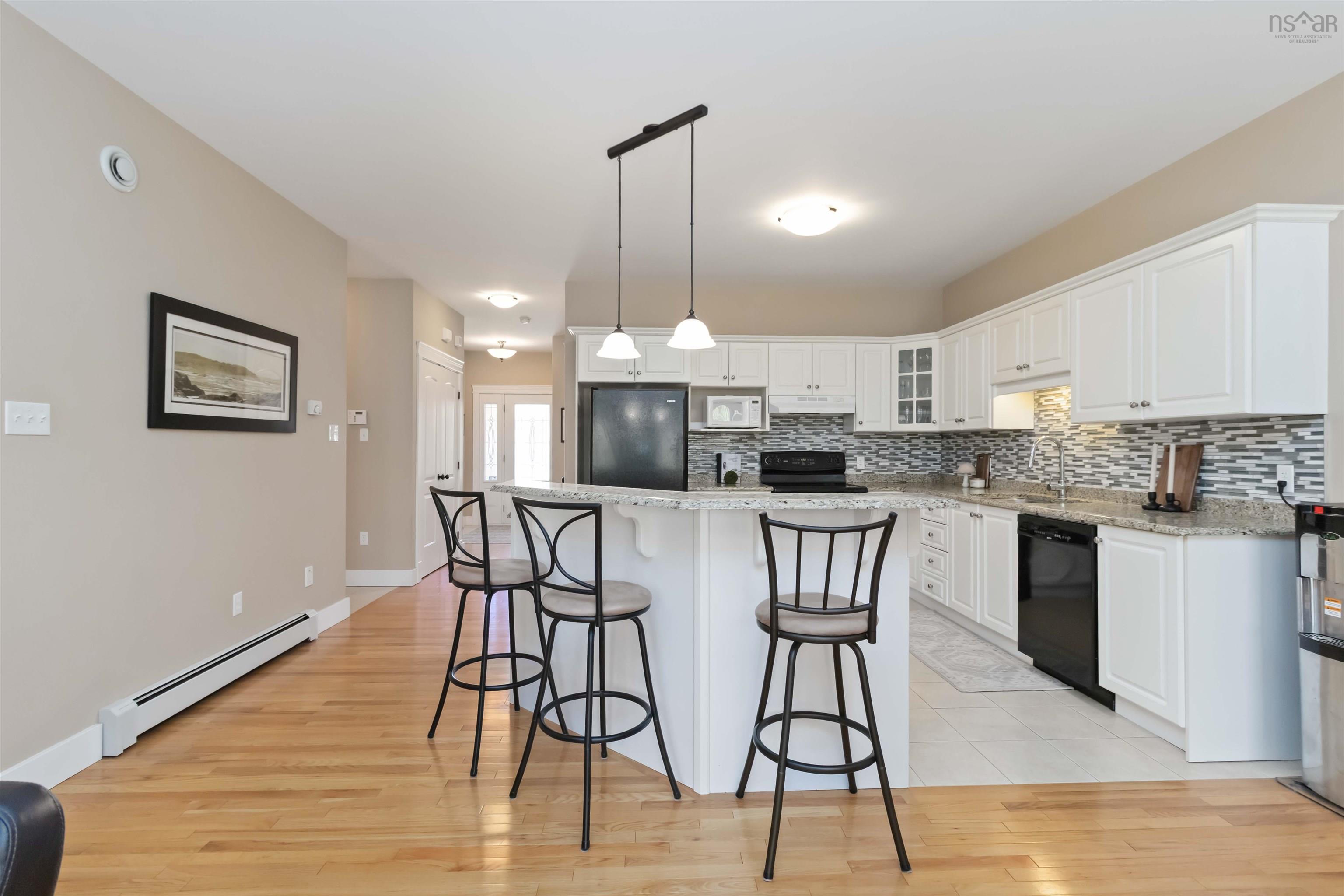 12 Kirkwood Court photo #13