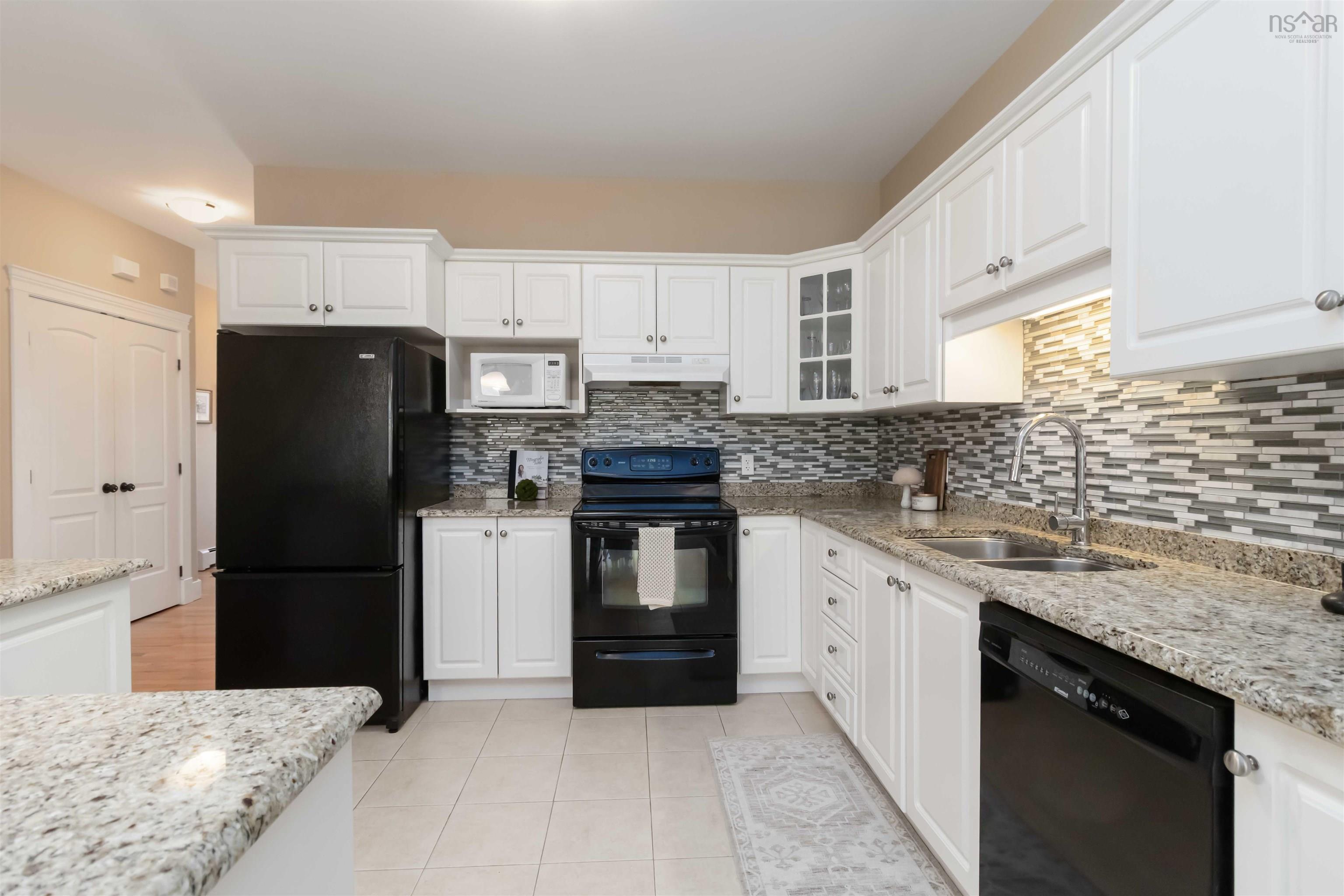 12 Kirkwood Court photo #23