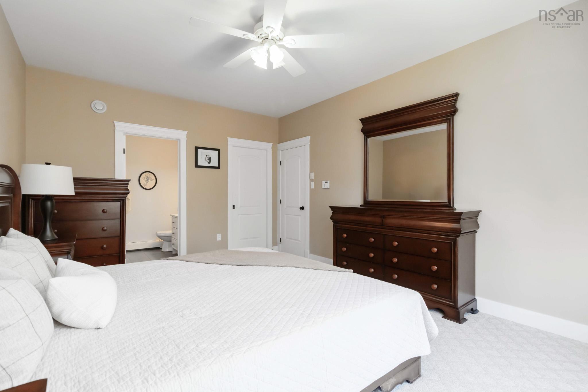 12 Kirkwood Court photo #29