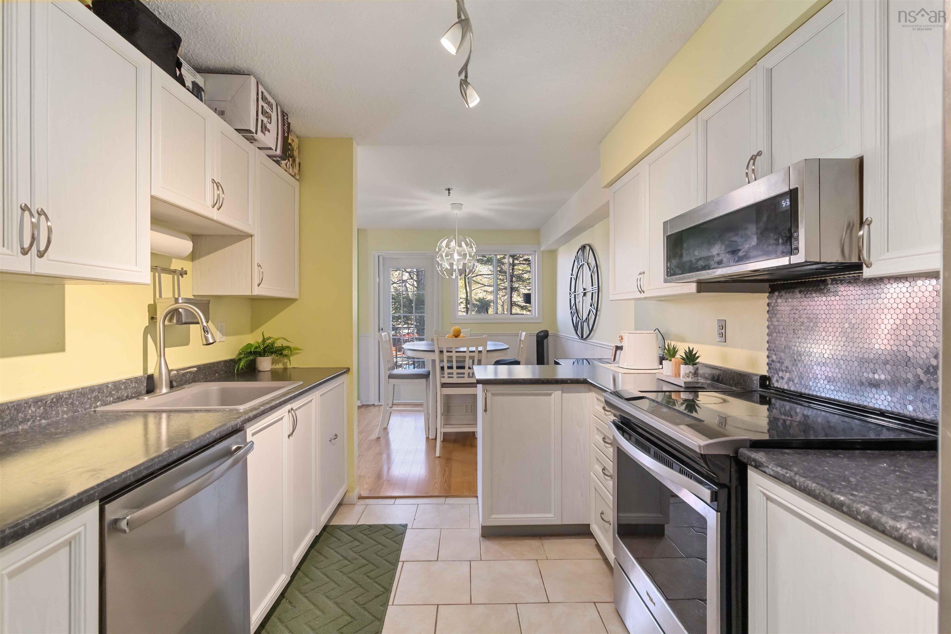 219 15 Knightsridge Drive photo #17
