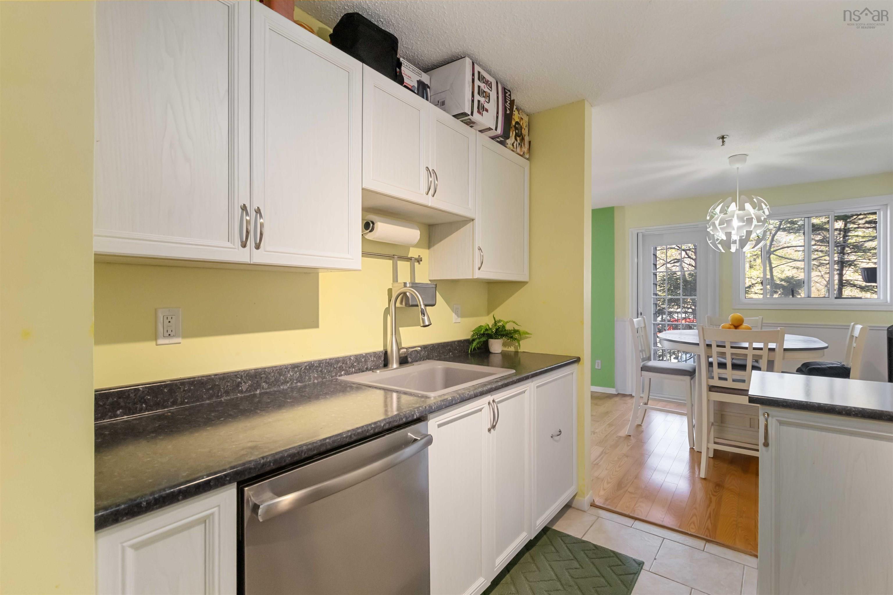 219 15 Knightsridge Drive photo #19