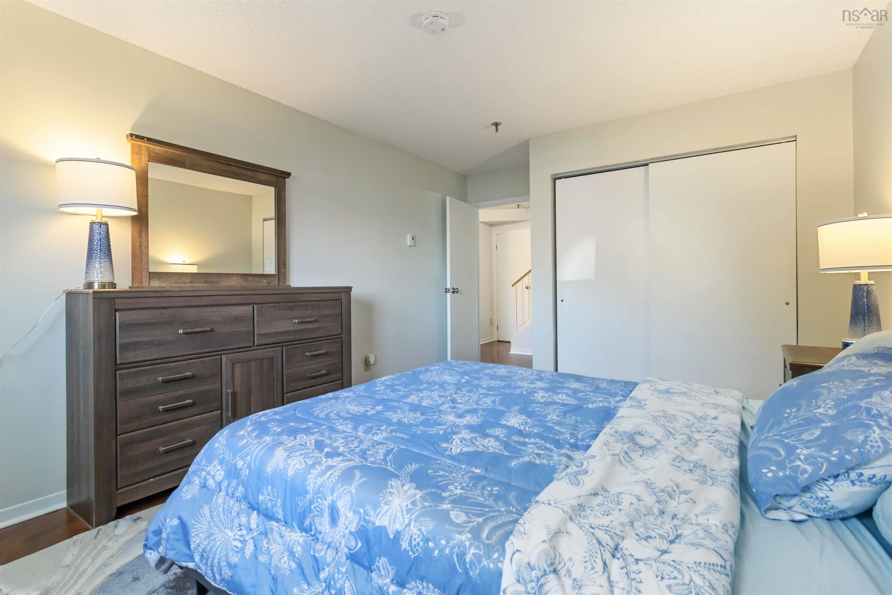 219 15 Knightsridge Drive photo #26