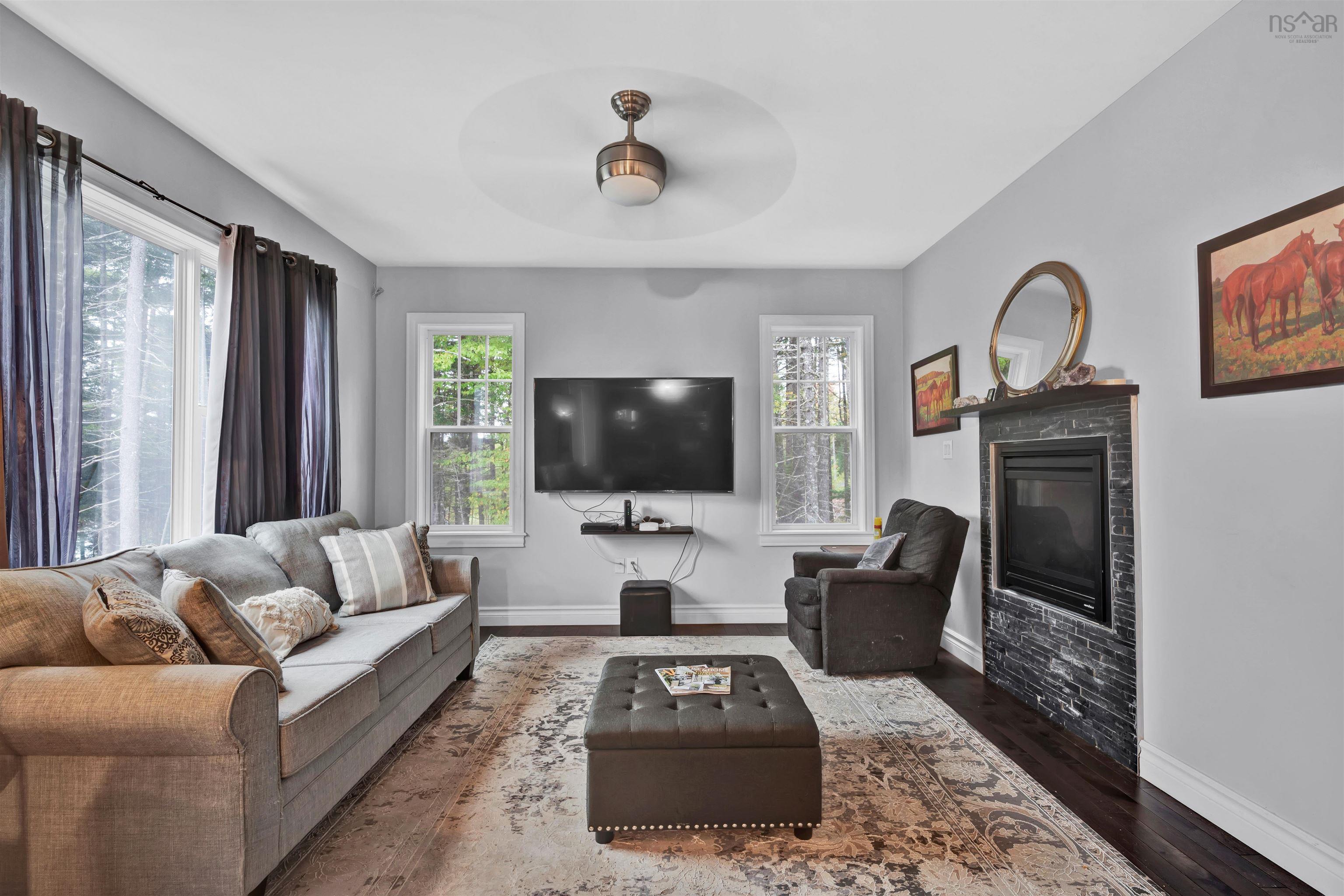 142 Voyager Way photo #11