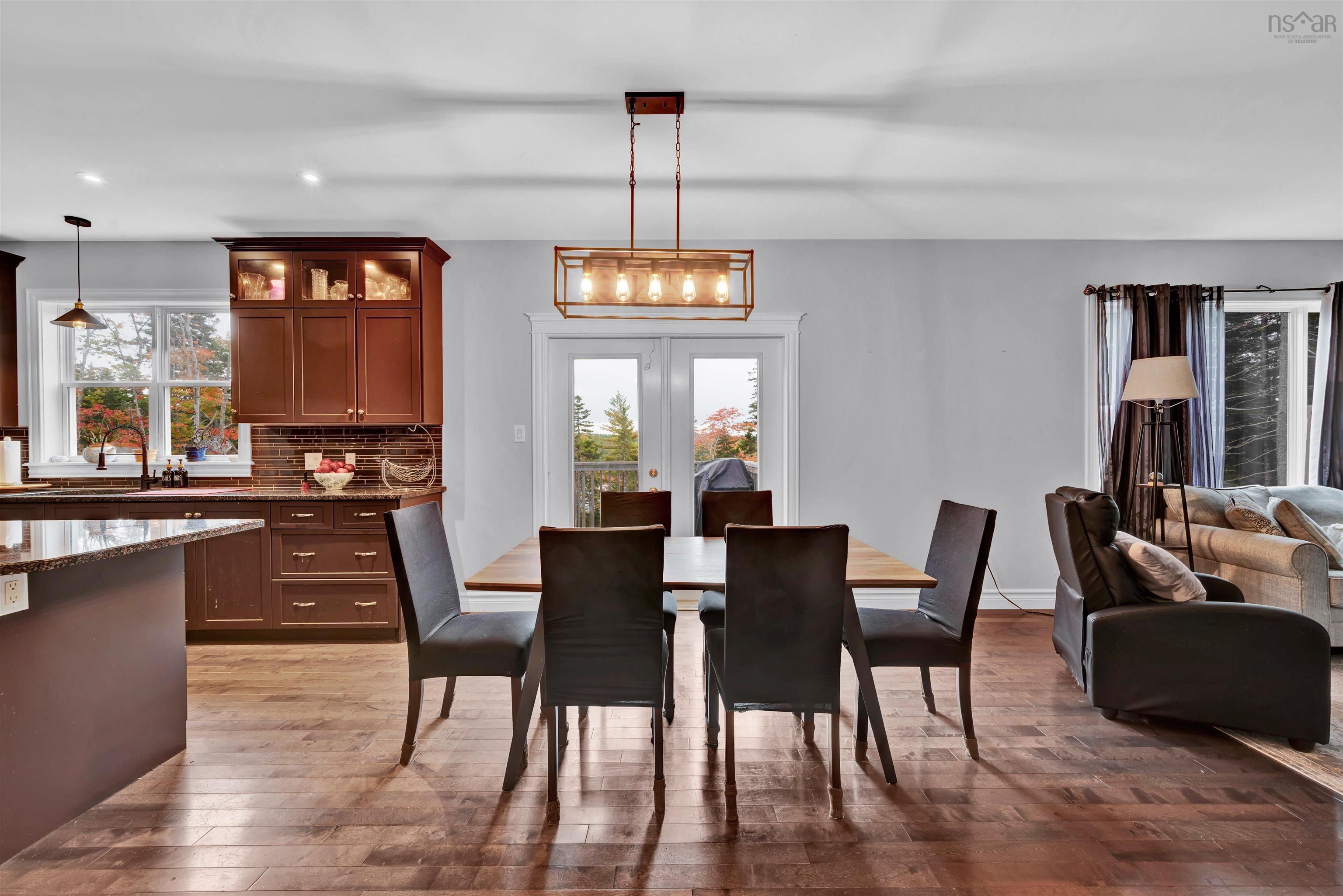 142 Voyager Way photo #9