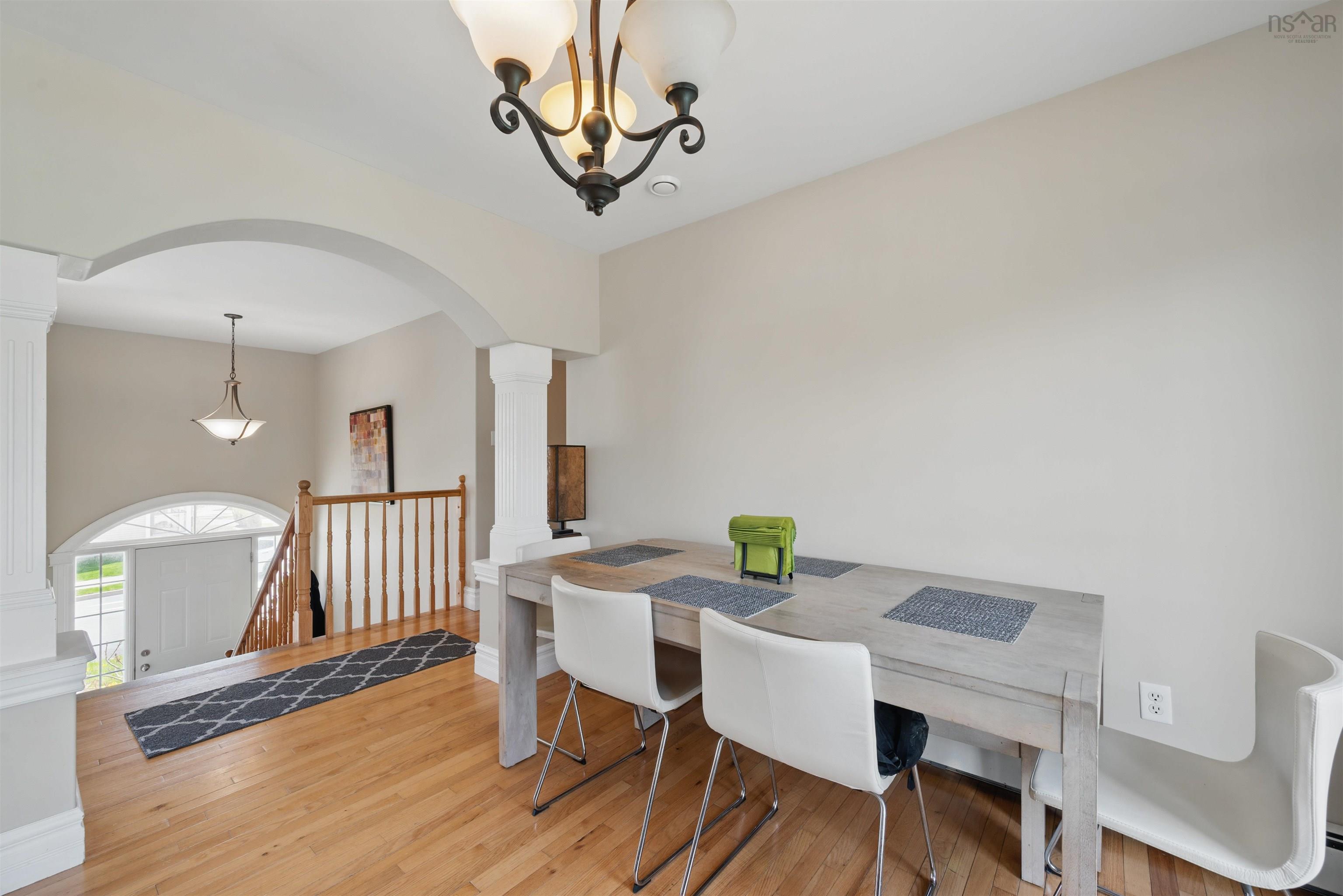 810 Basinview Drive photo #12