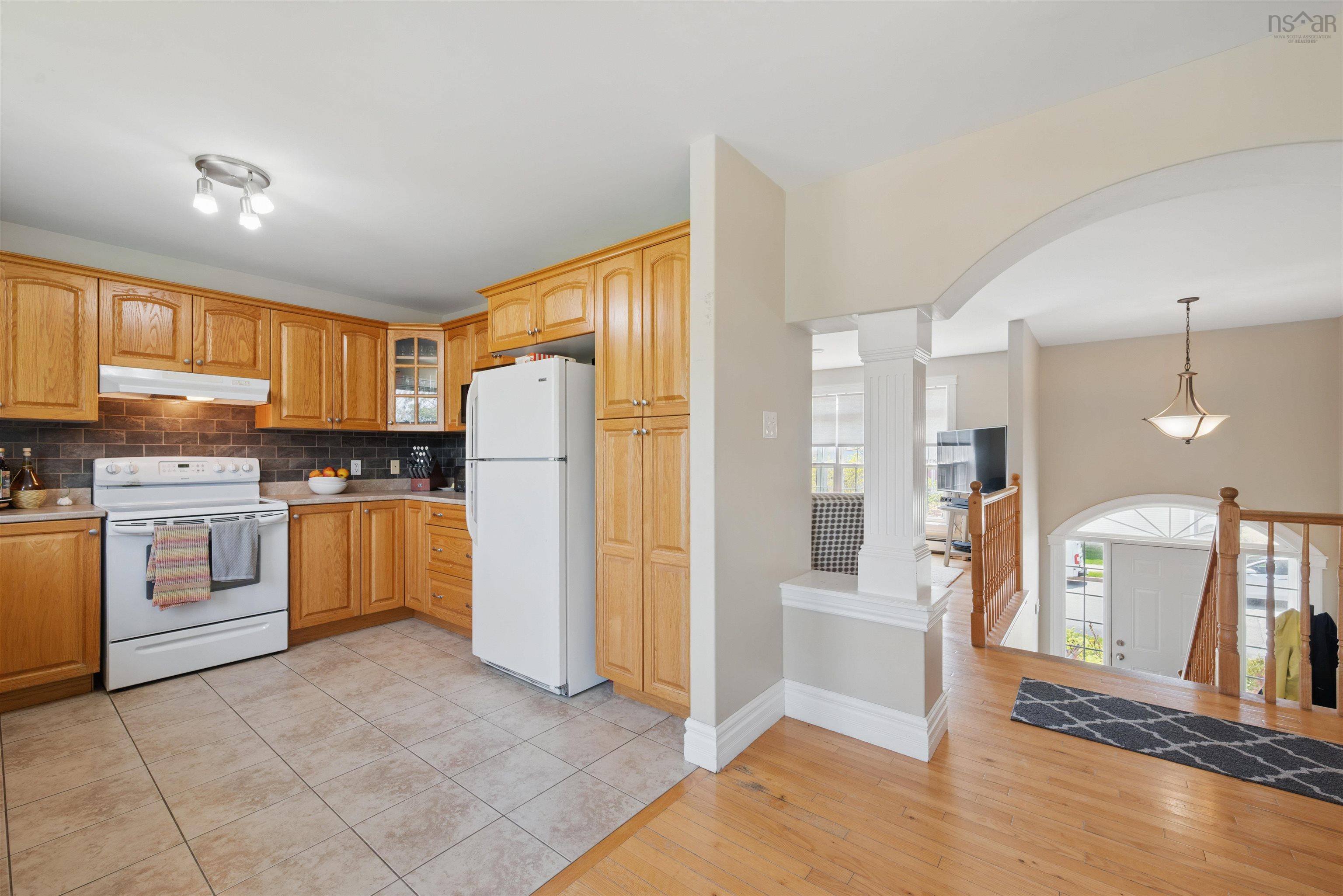 810 Basinview Drive photo #16