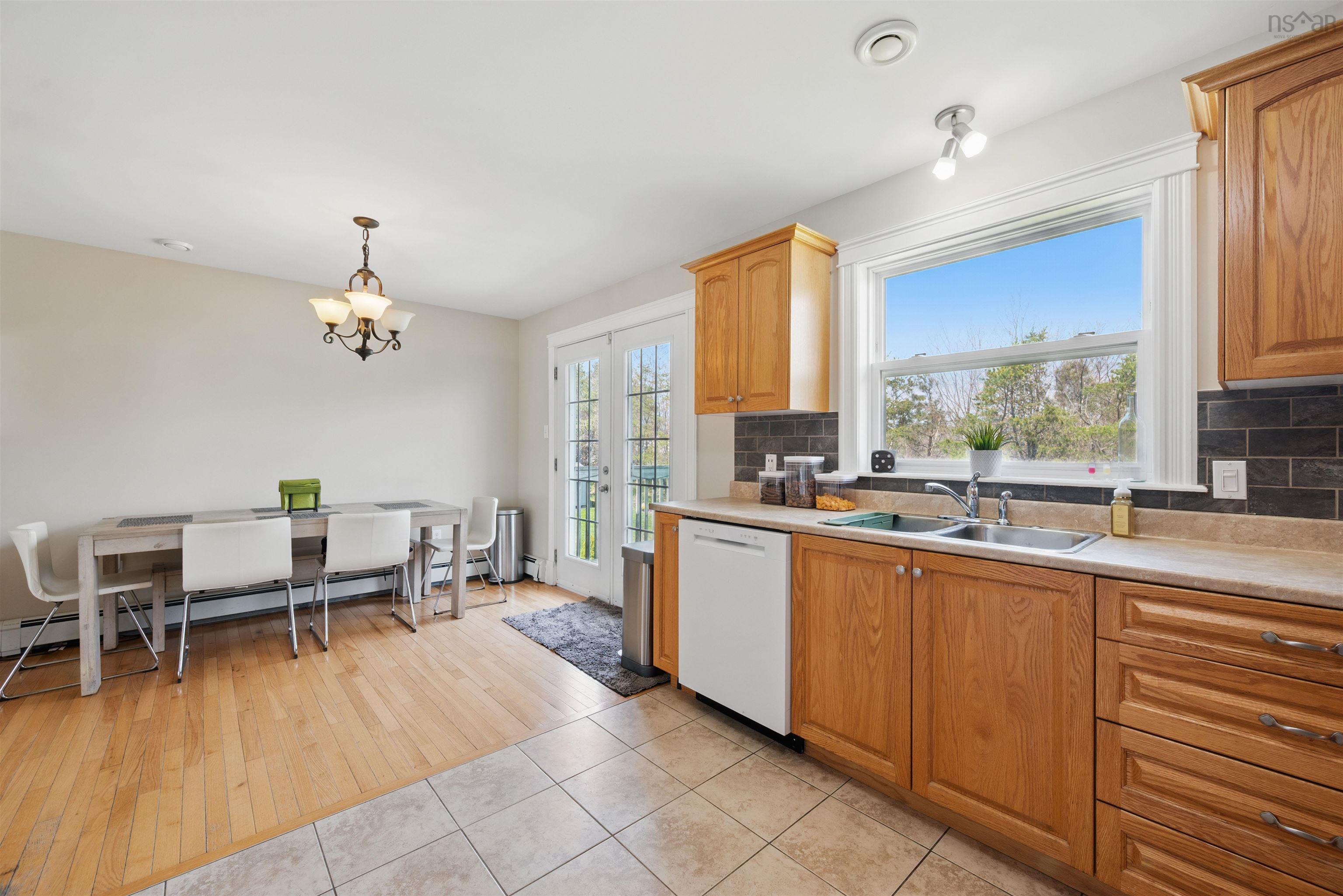810 Basinview Drive photo #17