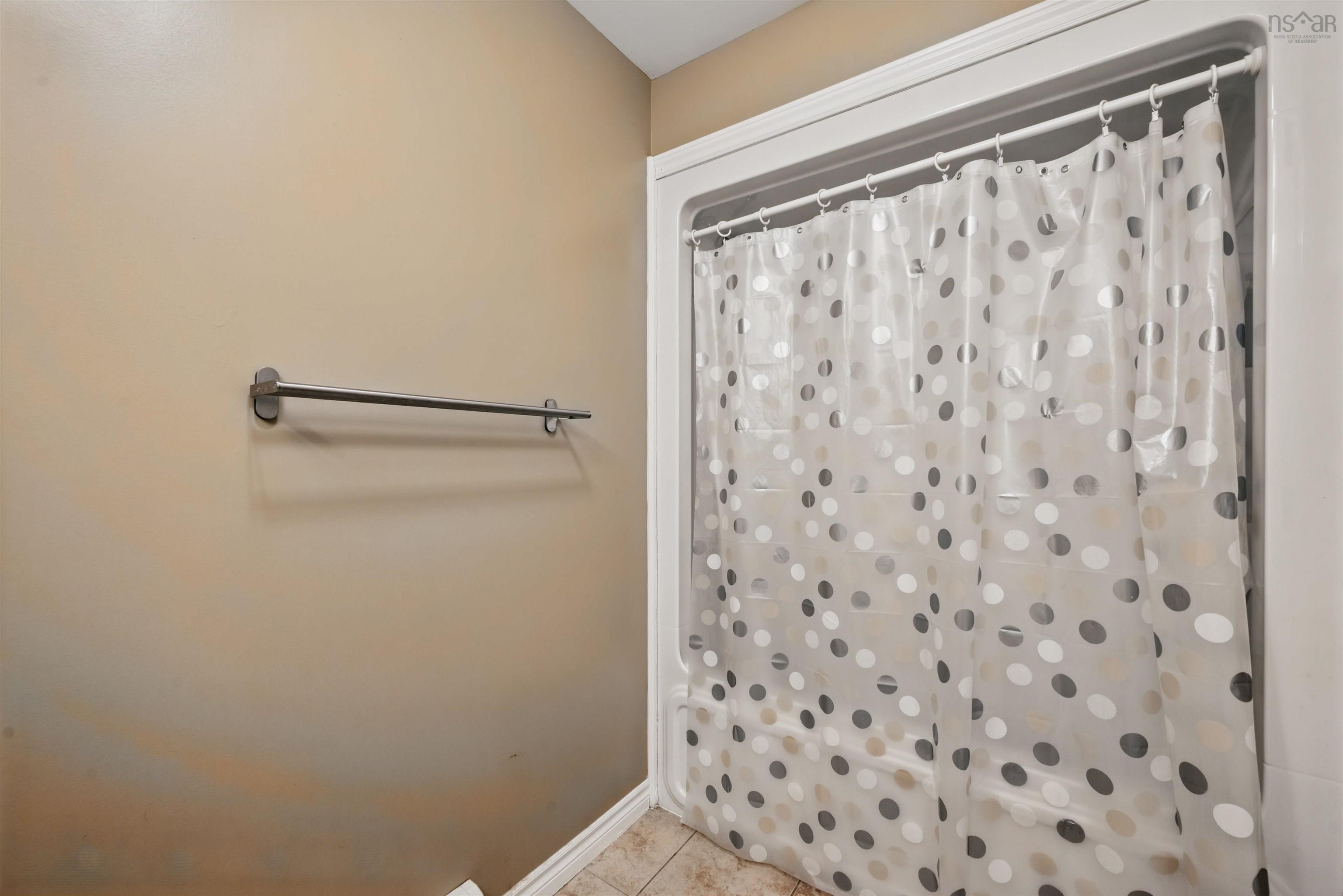 810 Basinview Drive photo #19