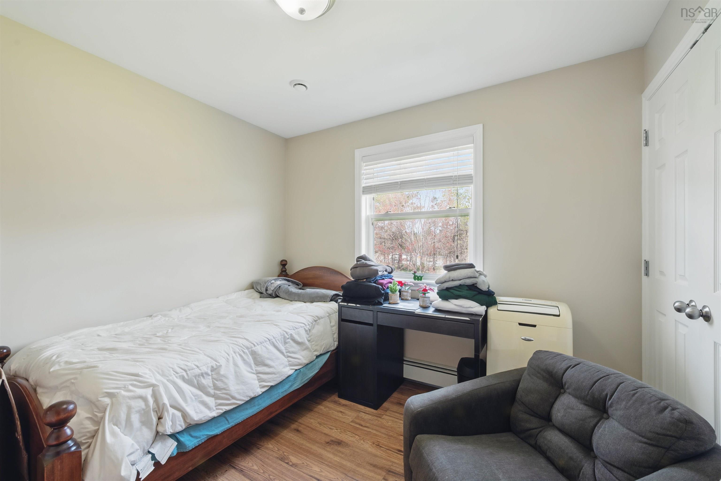810 Basinview Drive photo #22