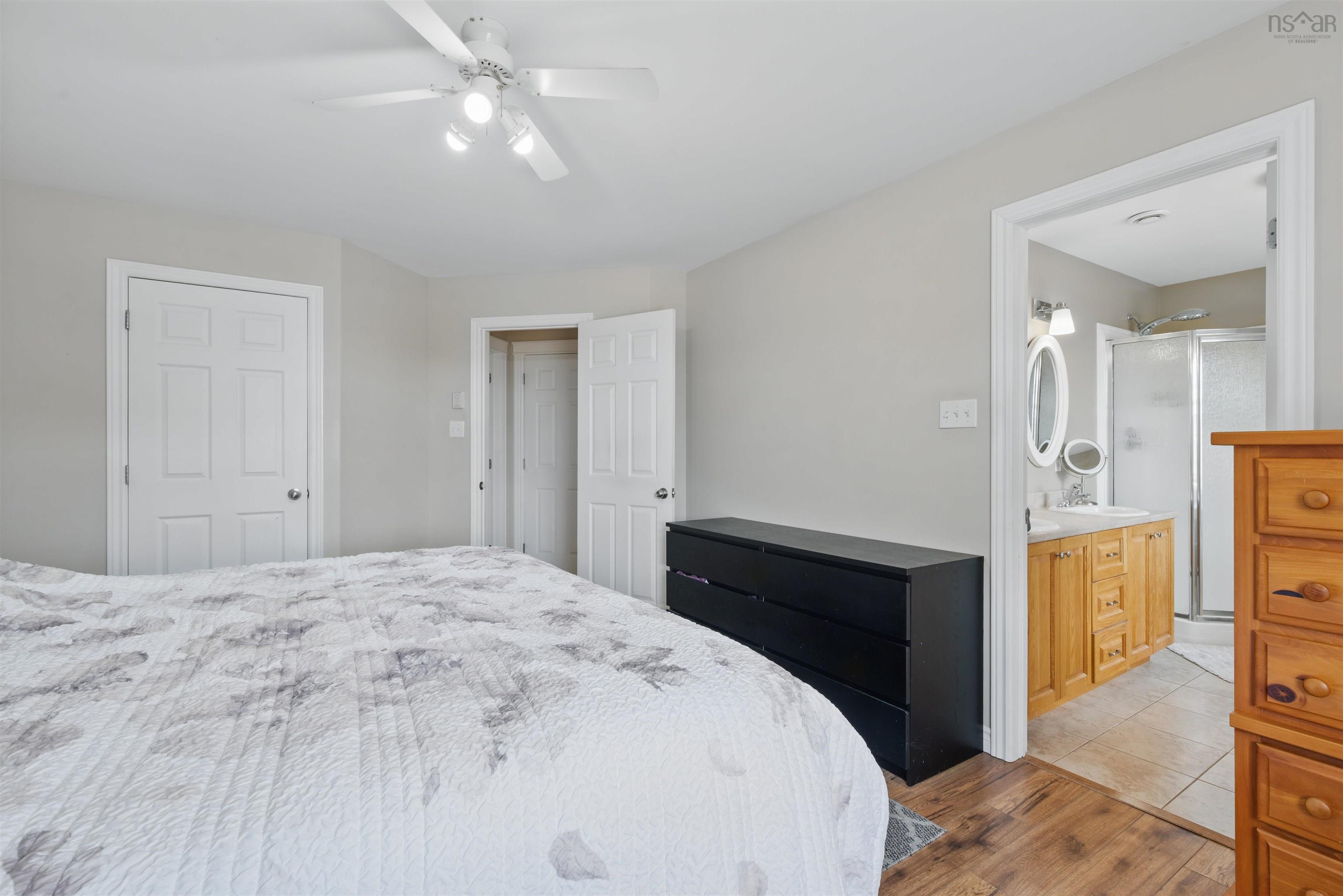 810 Basinview Drive photo #25