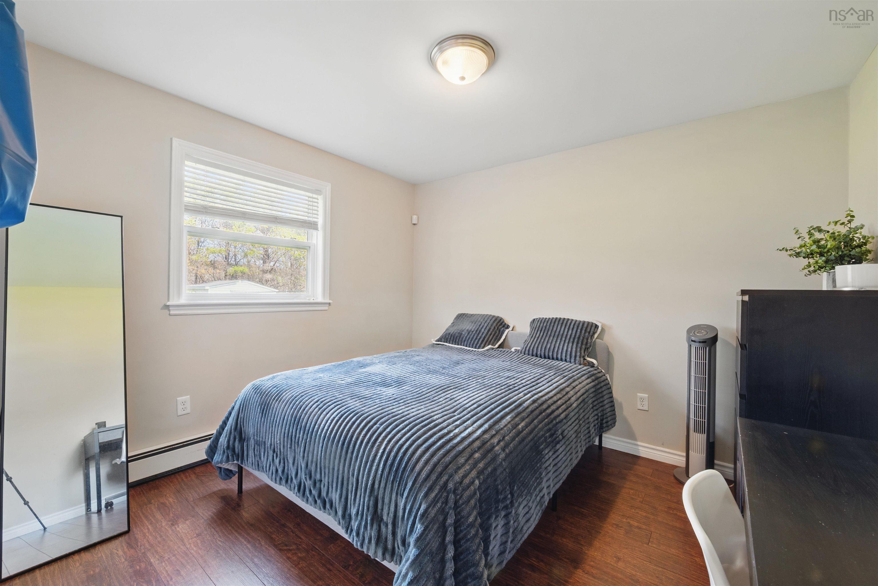 810 Basinview Drive photo #32