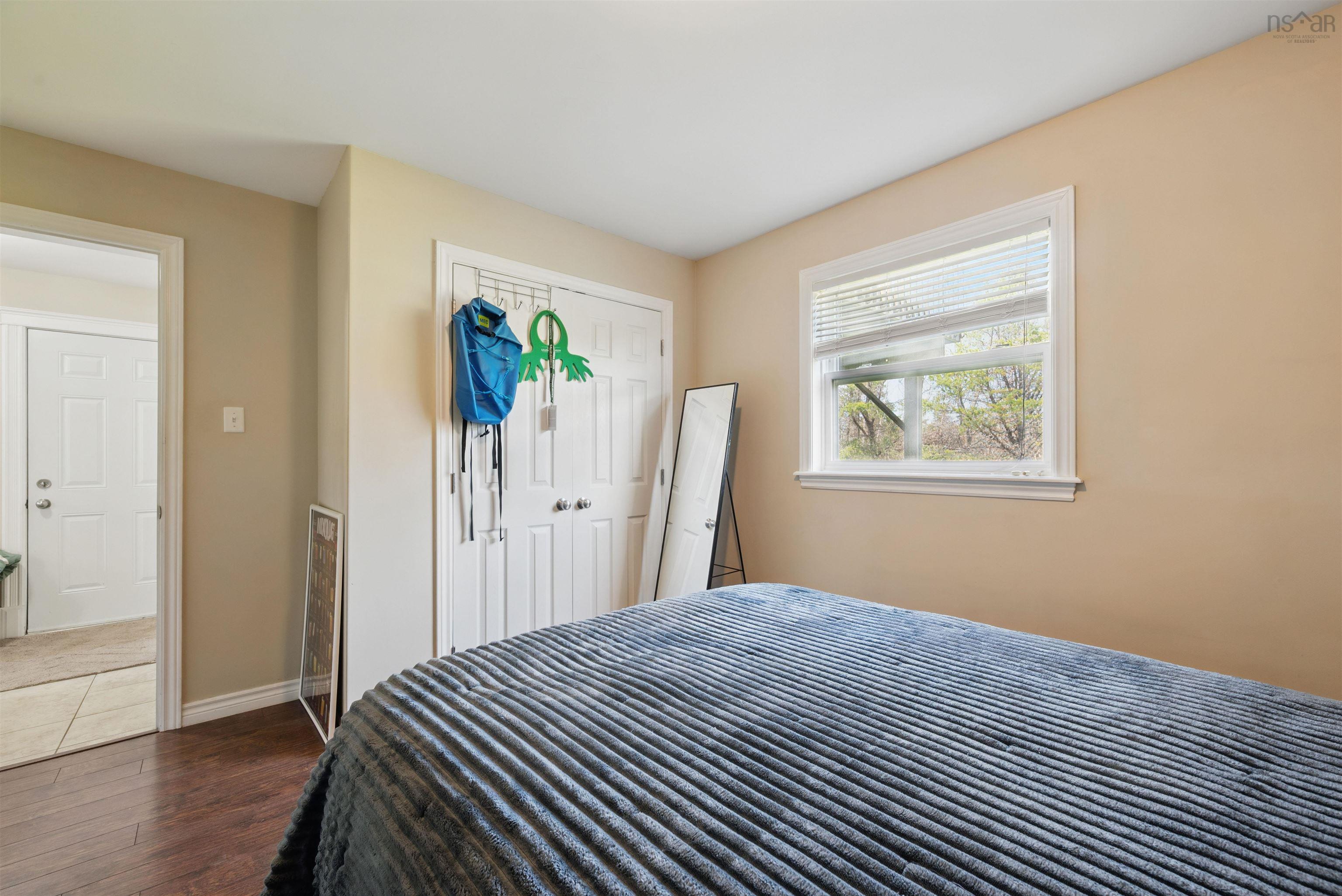 810 Basinview Drive photo #33
