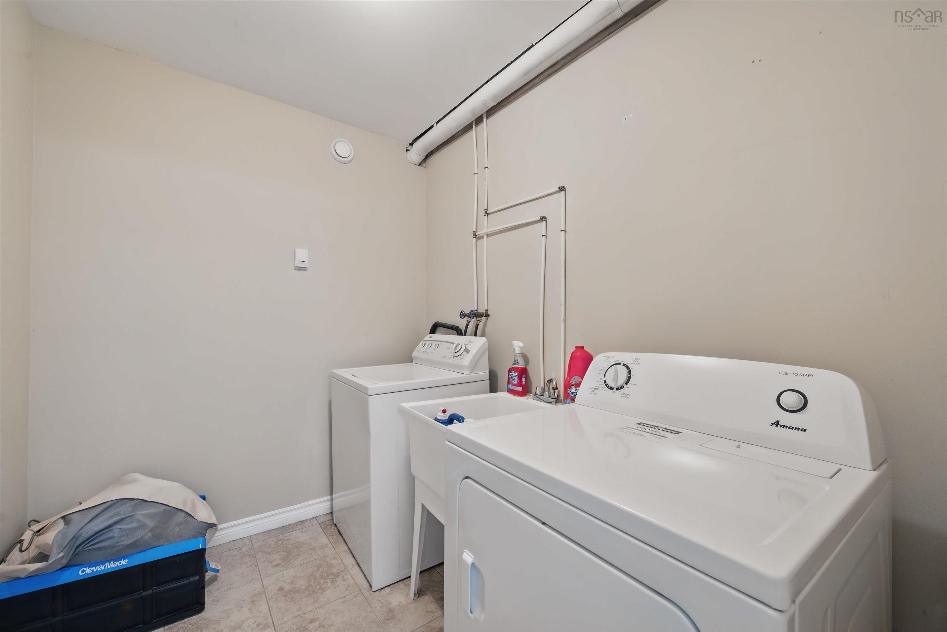 810 Basinview Drive photo #36