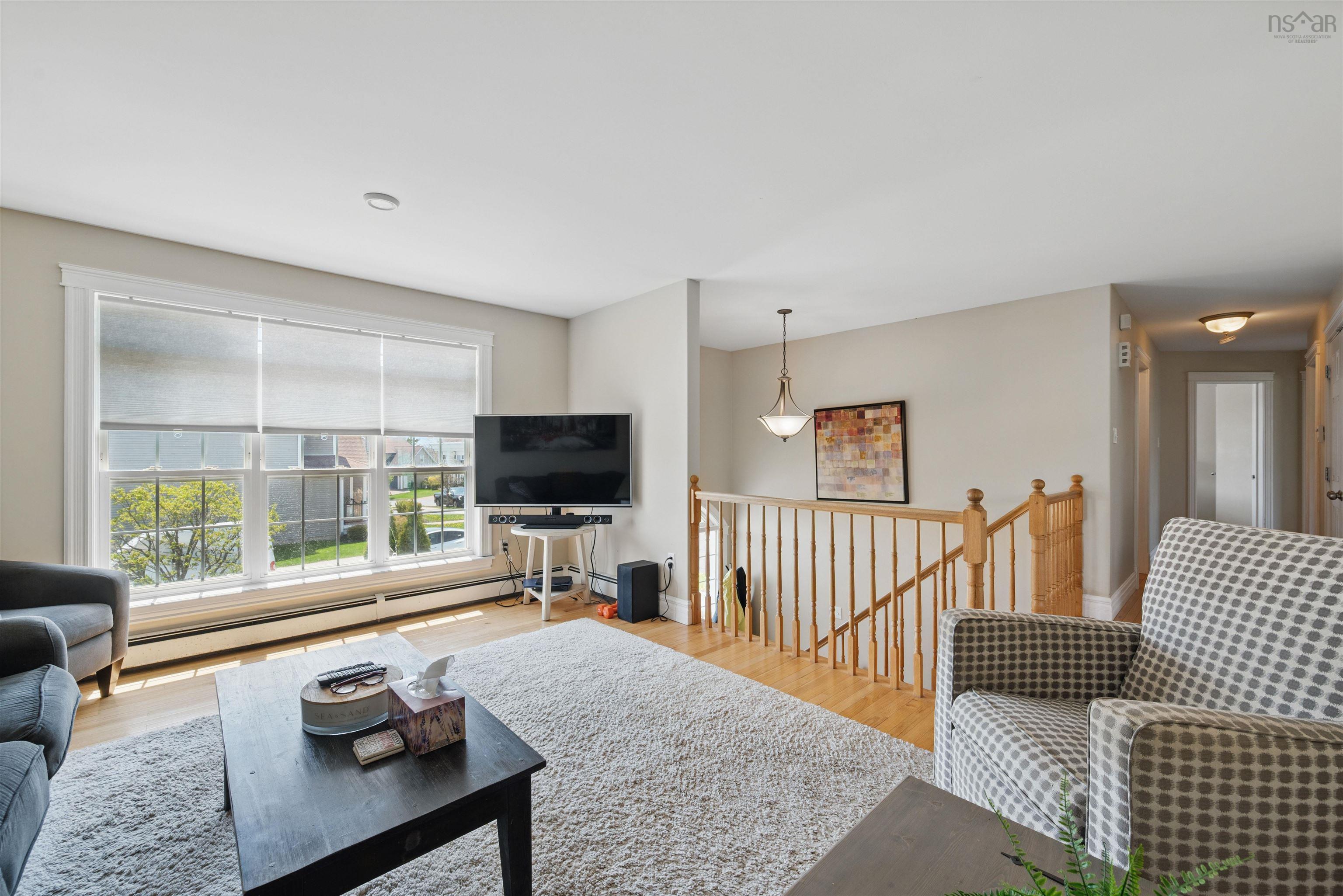 810 Basinview Drive photo #10
