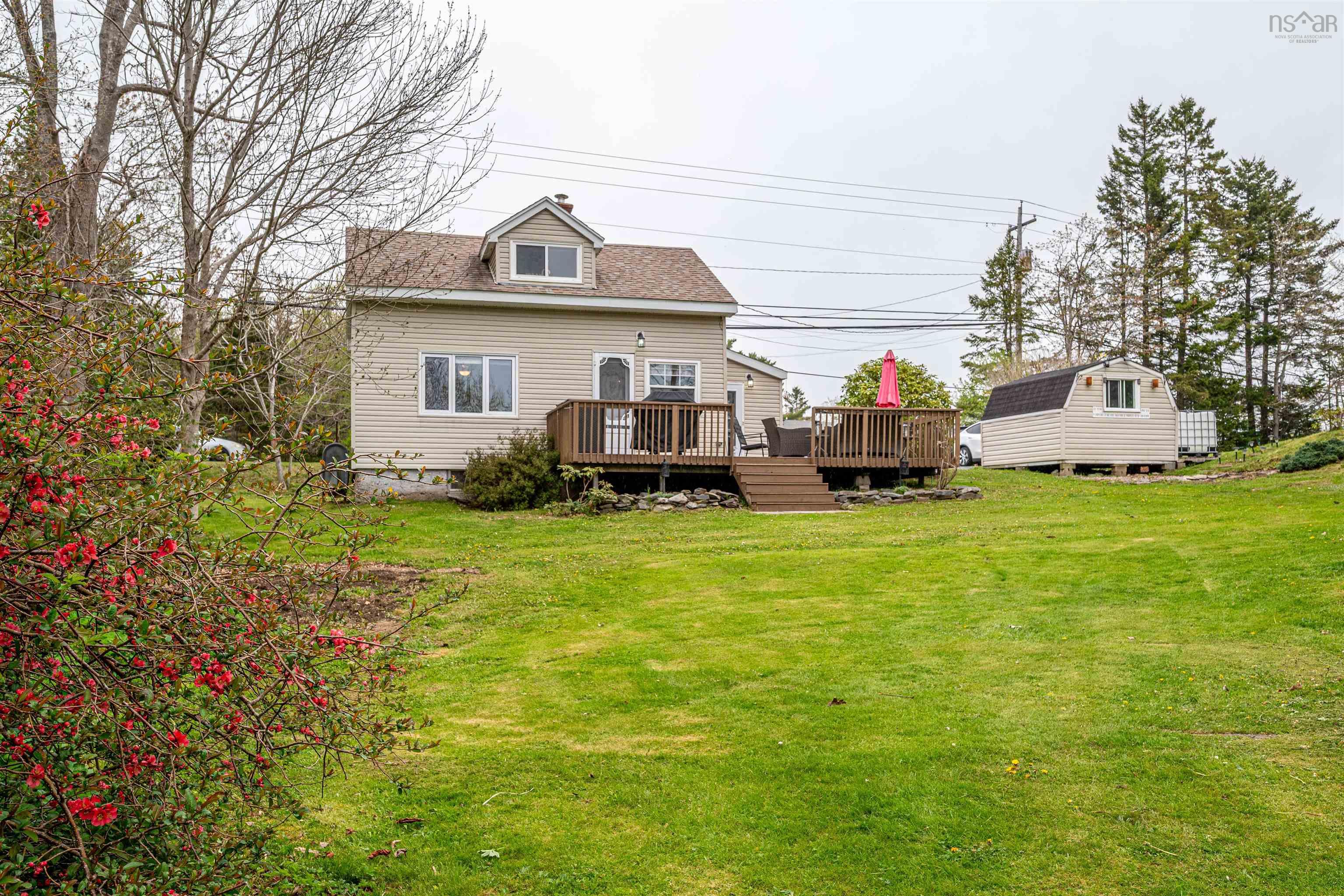 5010 HIGHWAY 7 , PORTERS LAKE, NS