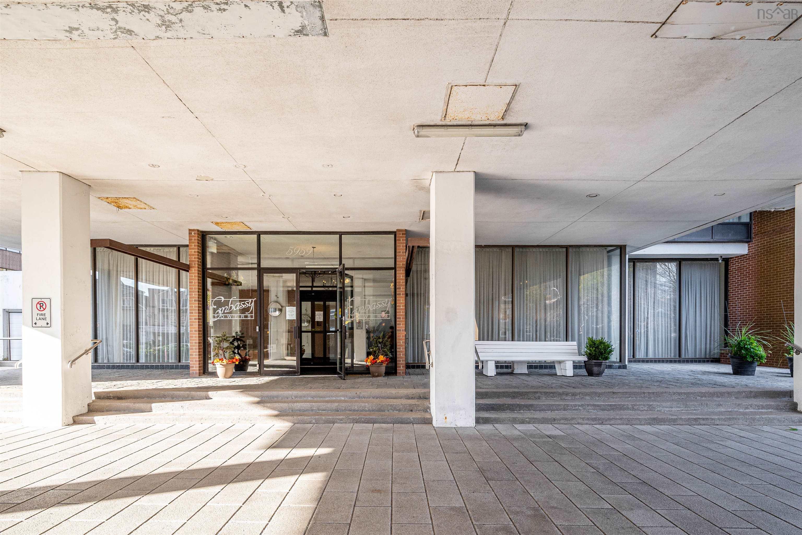 210 5959 Spring Garden Road photo #2