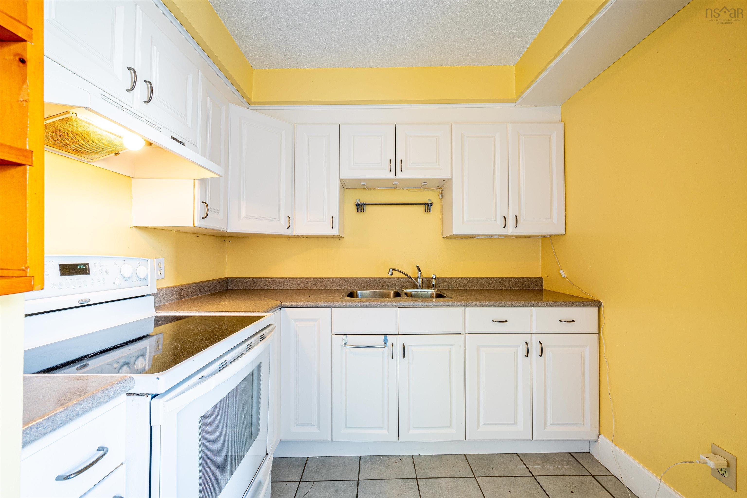 210 5959 Spring Garden Road photo #14