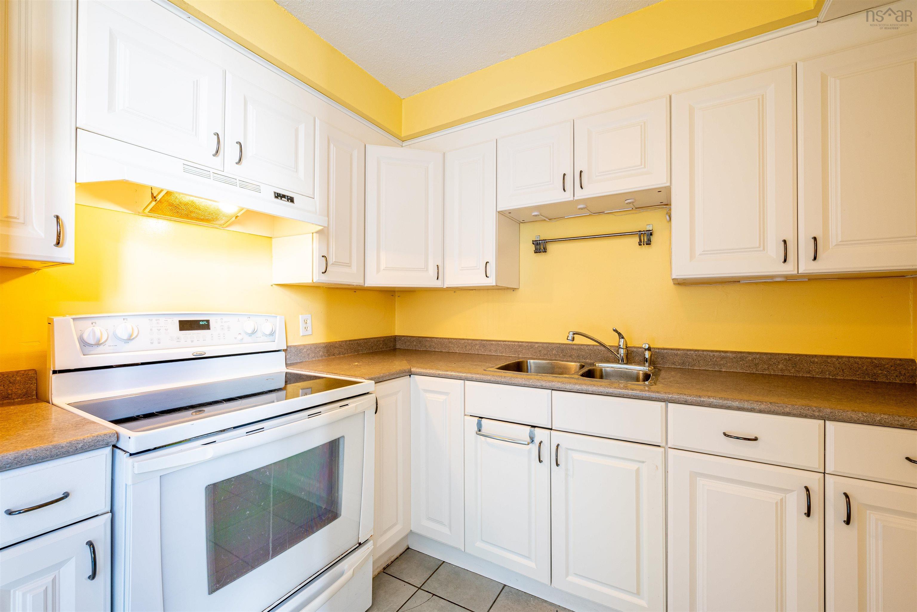 210 5959 Spring Garden Road photo #15