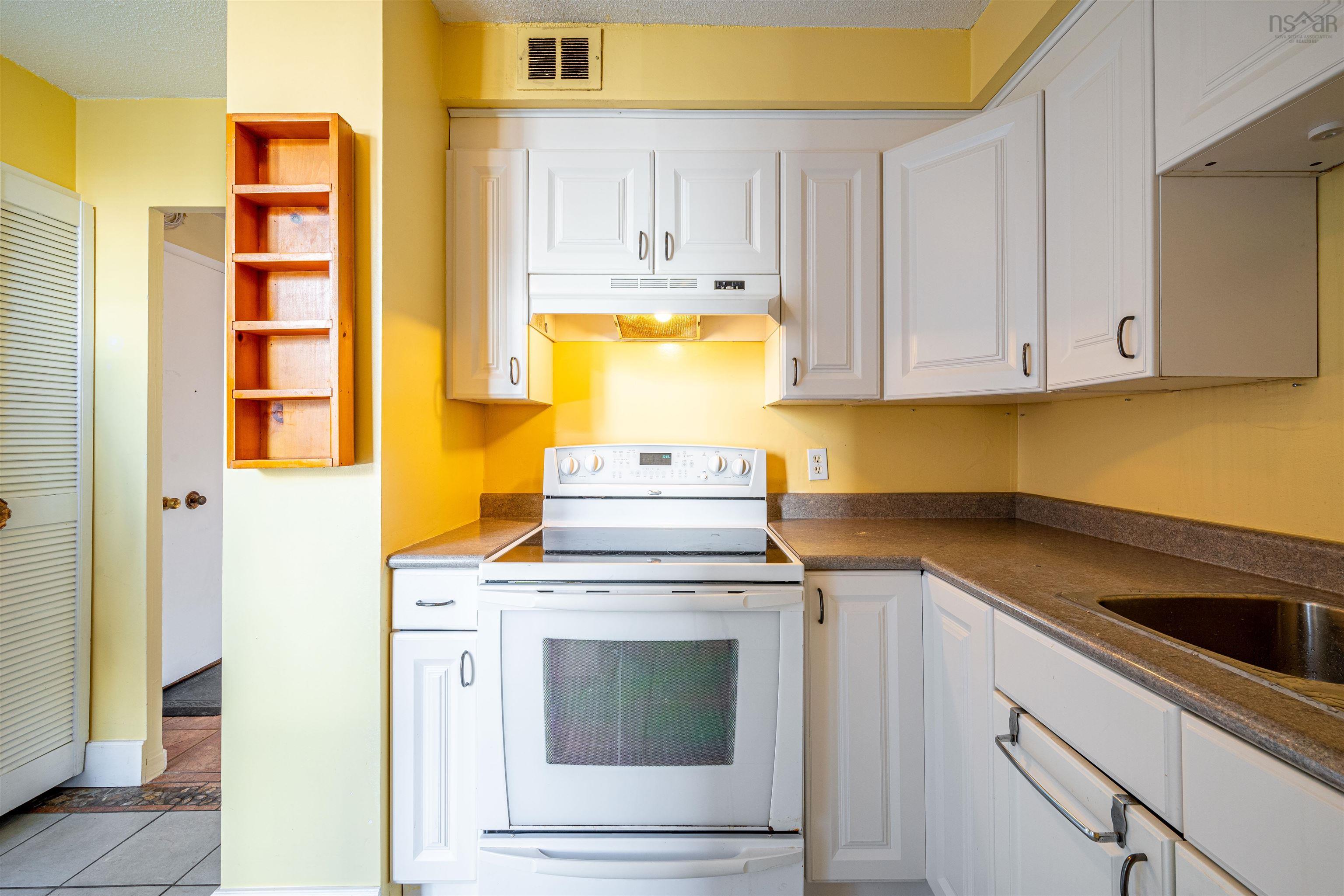 210 5959 Spring Garden Road photo #16