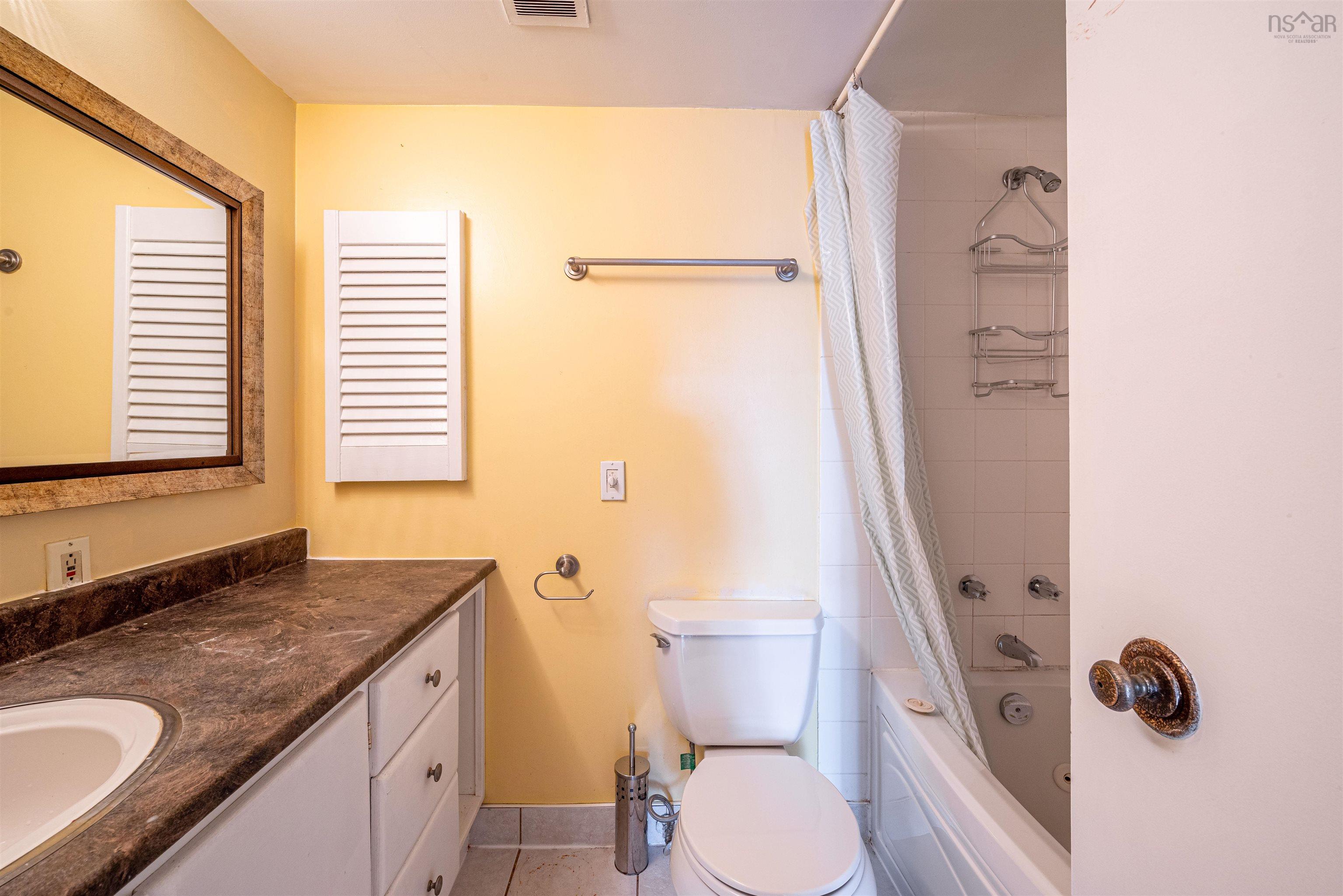 210 5959 Spring Garden Road photo #25