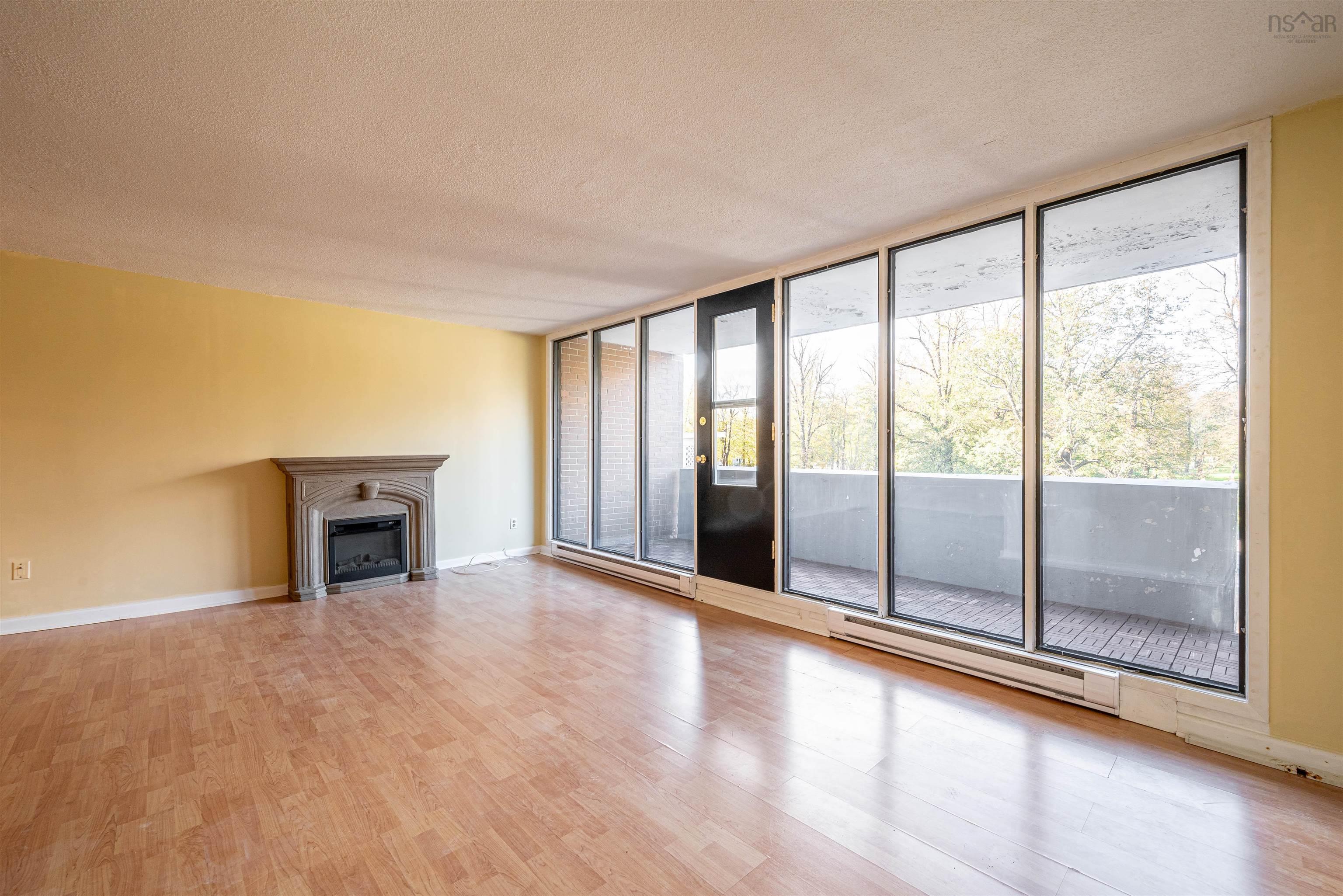 210 5959 Spring Garden Road photo #10
