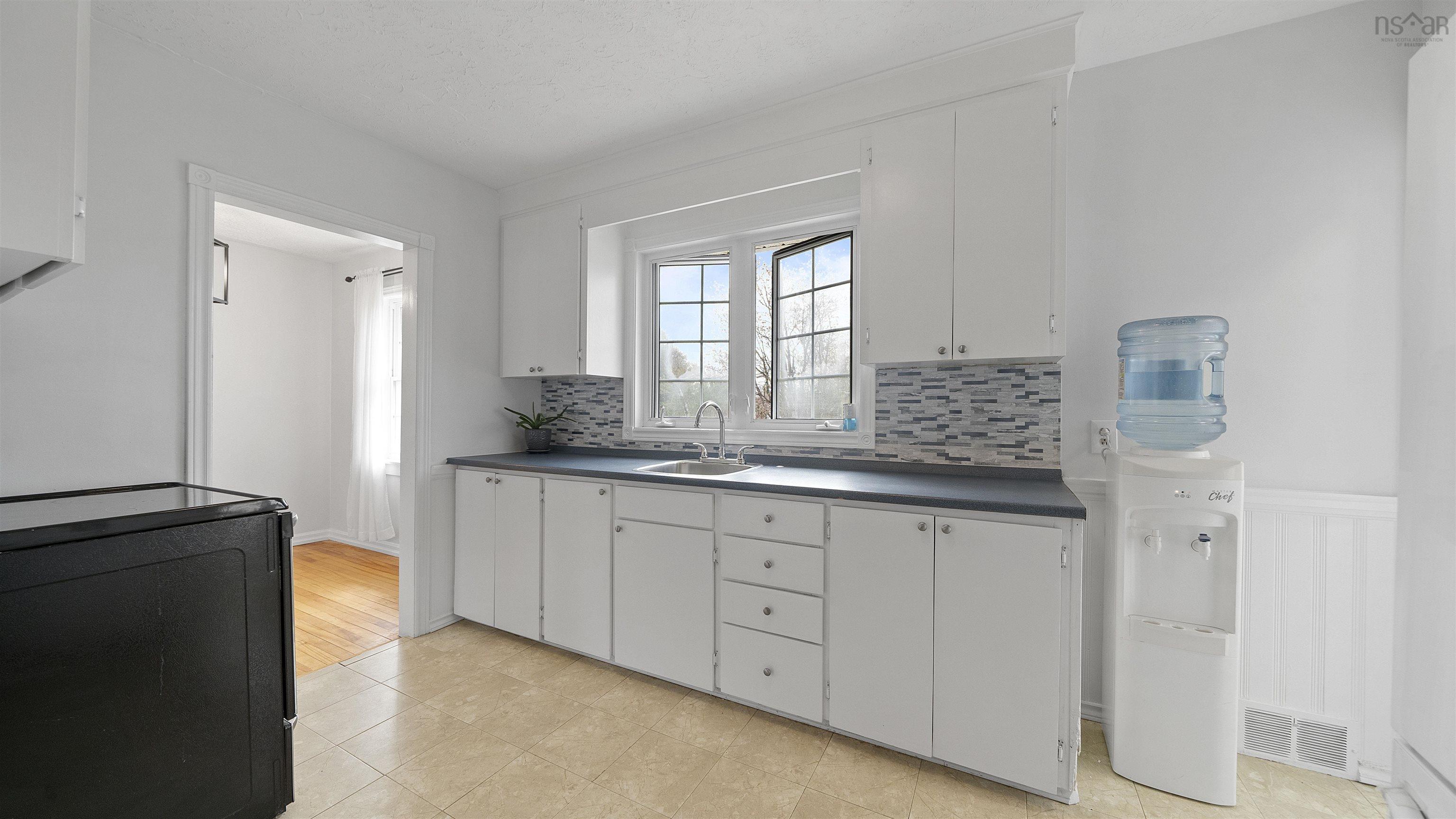 195 Mount Edward Road photo #13